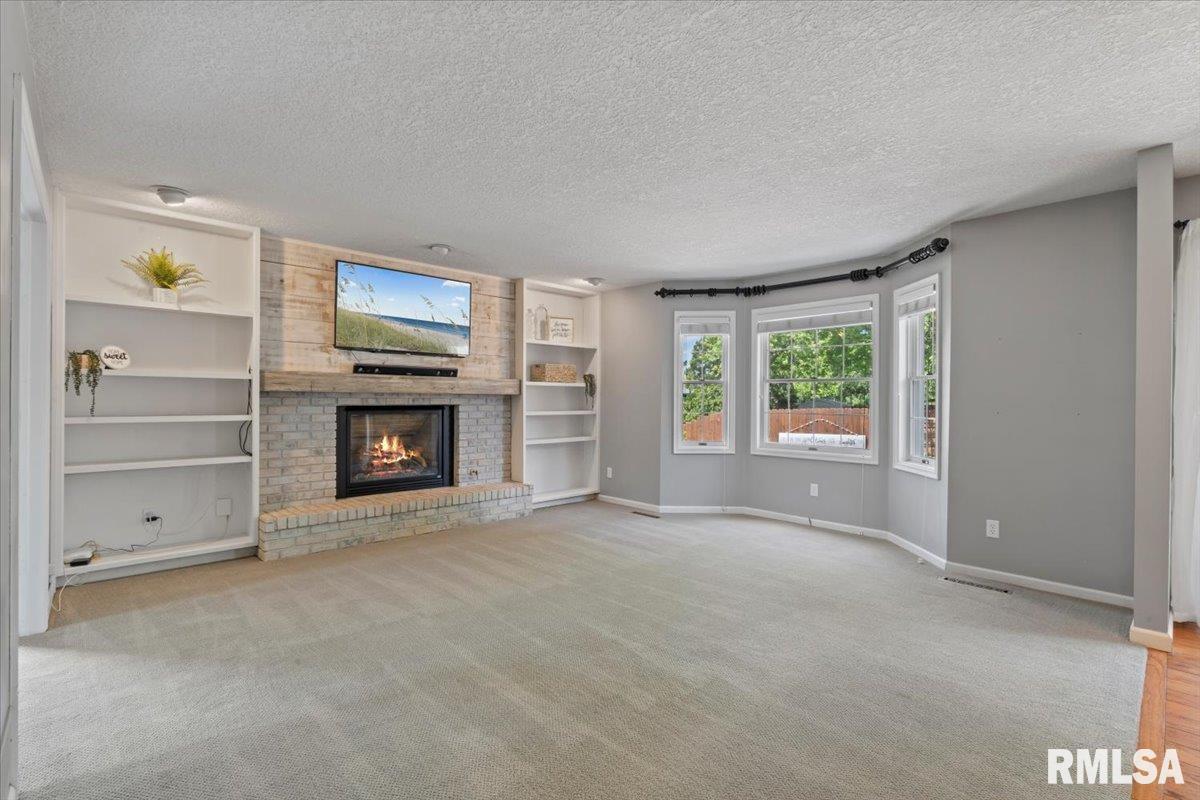4690 Lindbergh Drive, Bettendorf, Iowa image 16