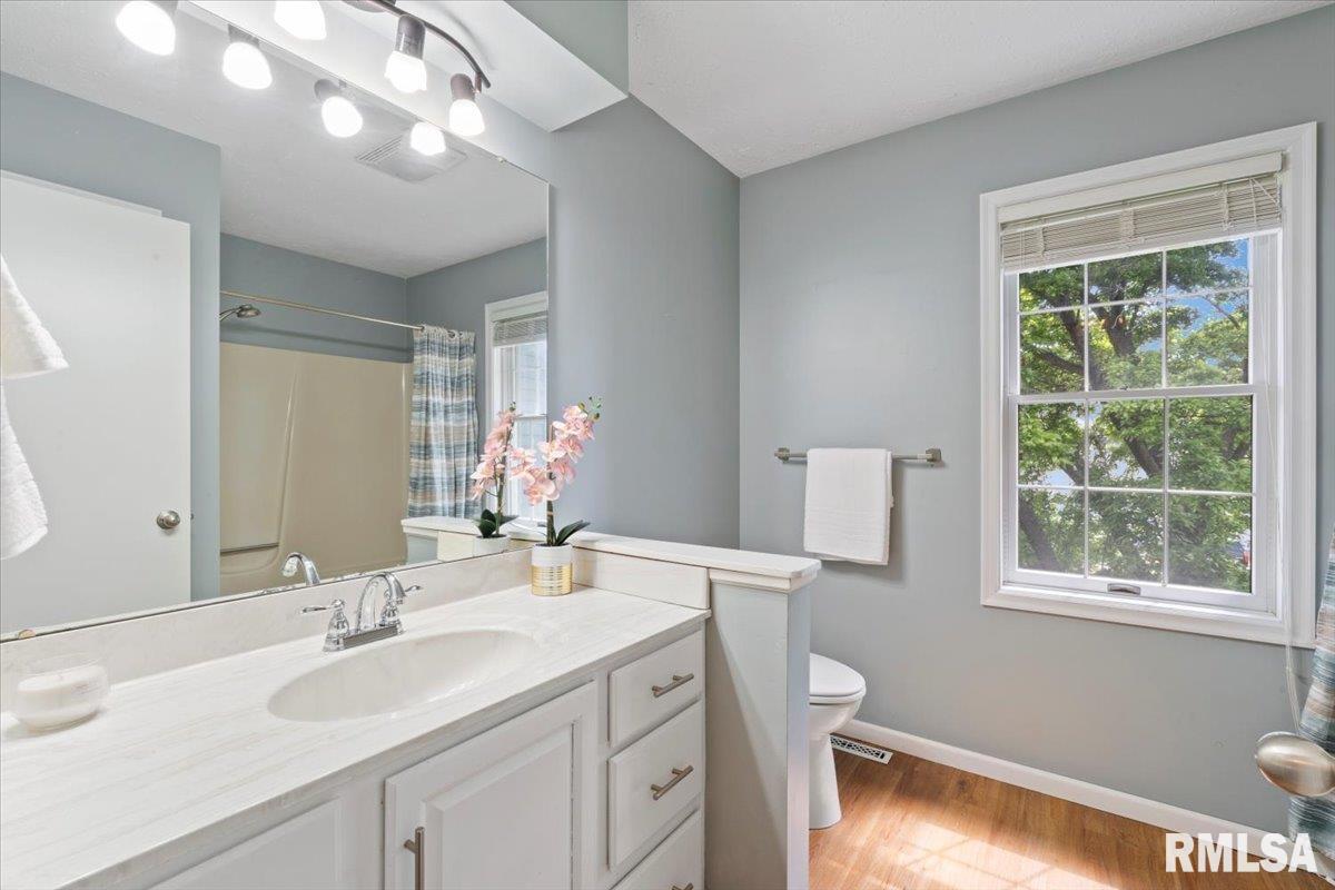4690 Lindbergh Drive, Bettendorf, Iowa image 43