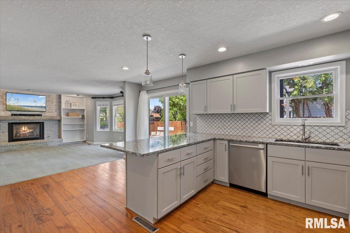 4690 Lindbergh Drive, Bettendorf, Iowa image 21