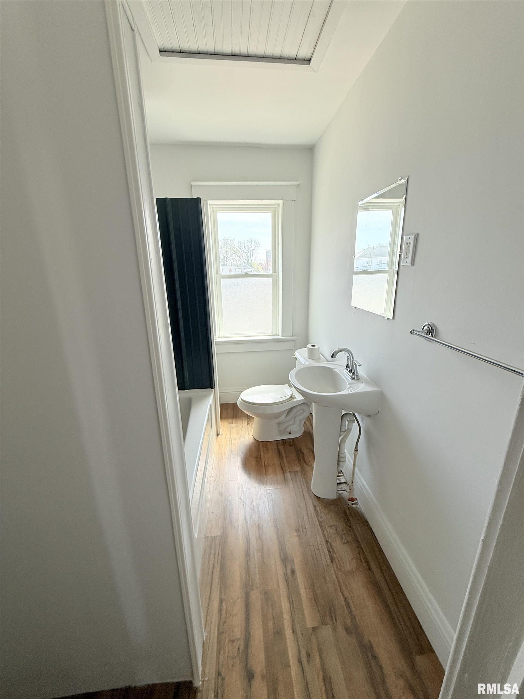 302 S Walnut Street, Salem, Illinois image 32