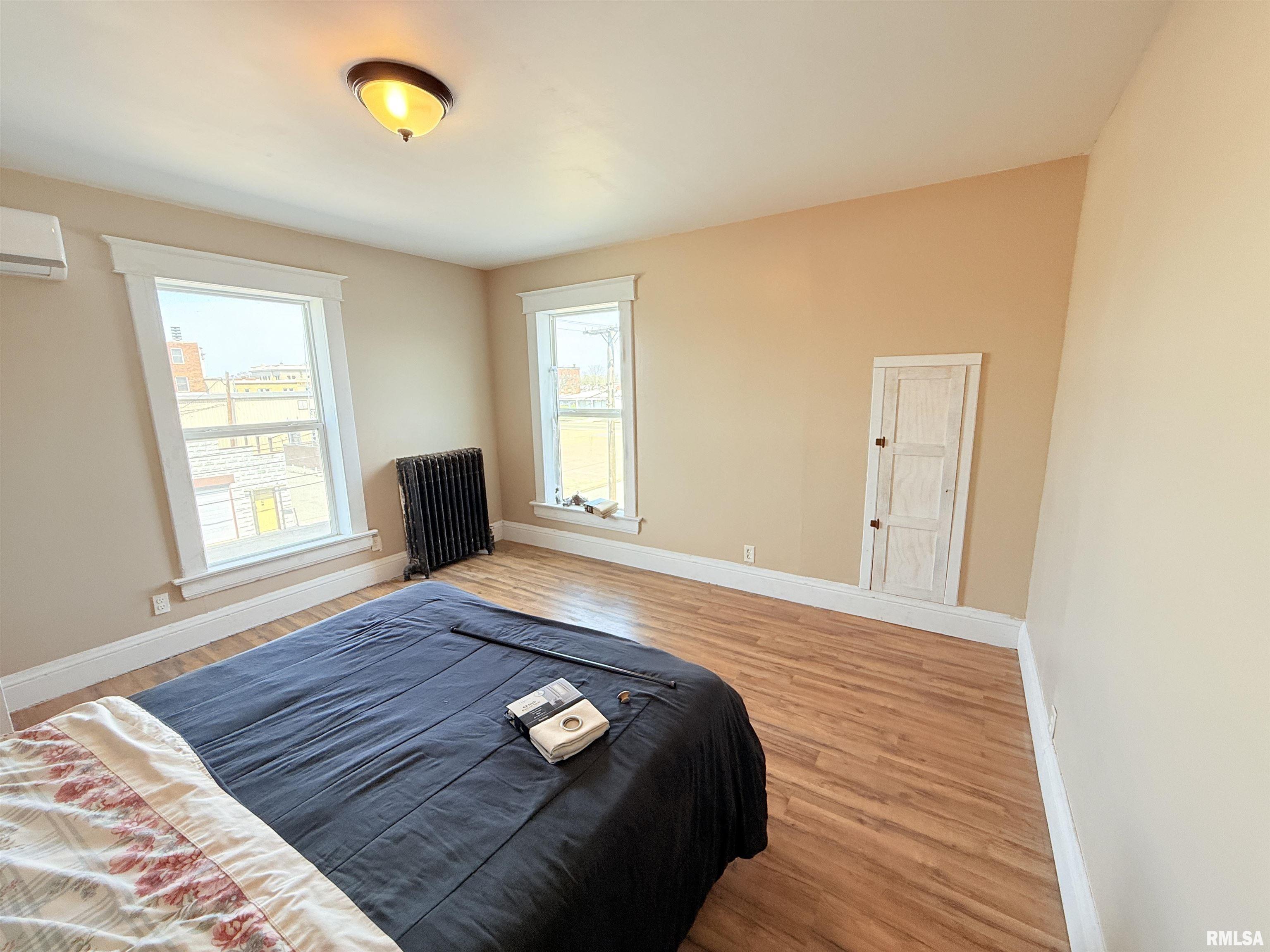 302 S Walnut Street, Salem, Illinois image 36