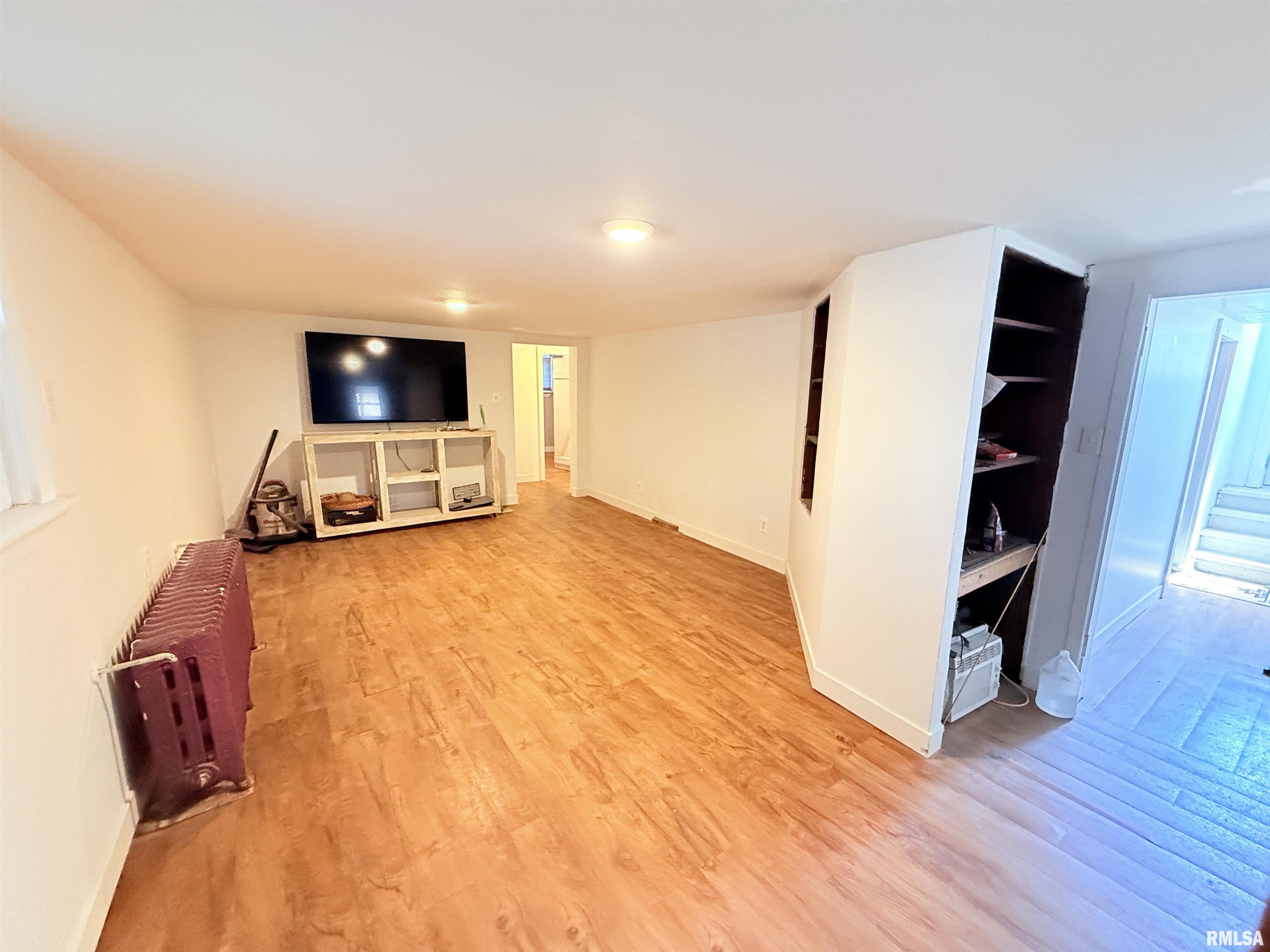 302 S Walnut Street, Salem, Illinois image 44