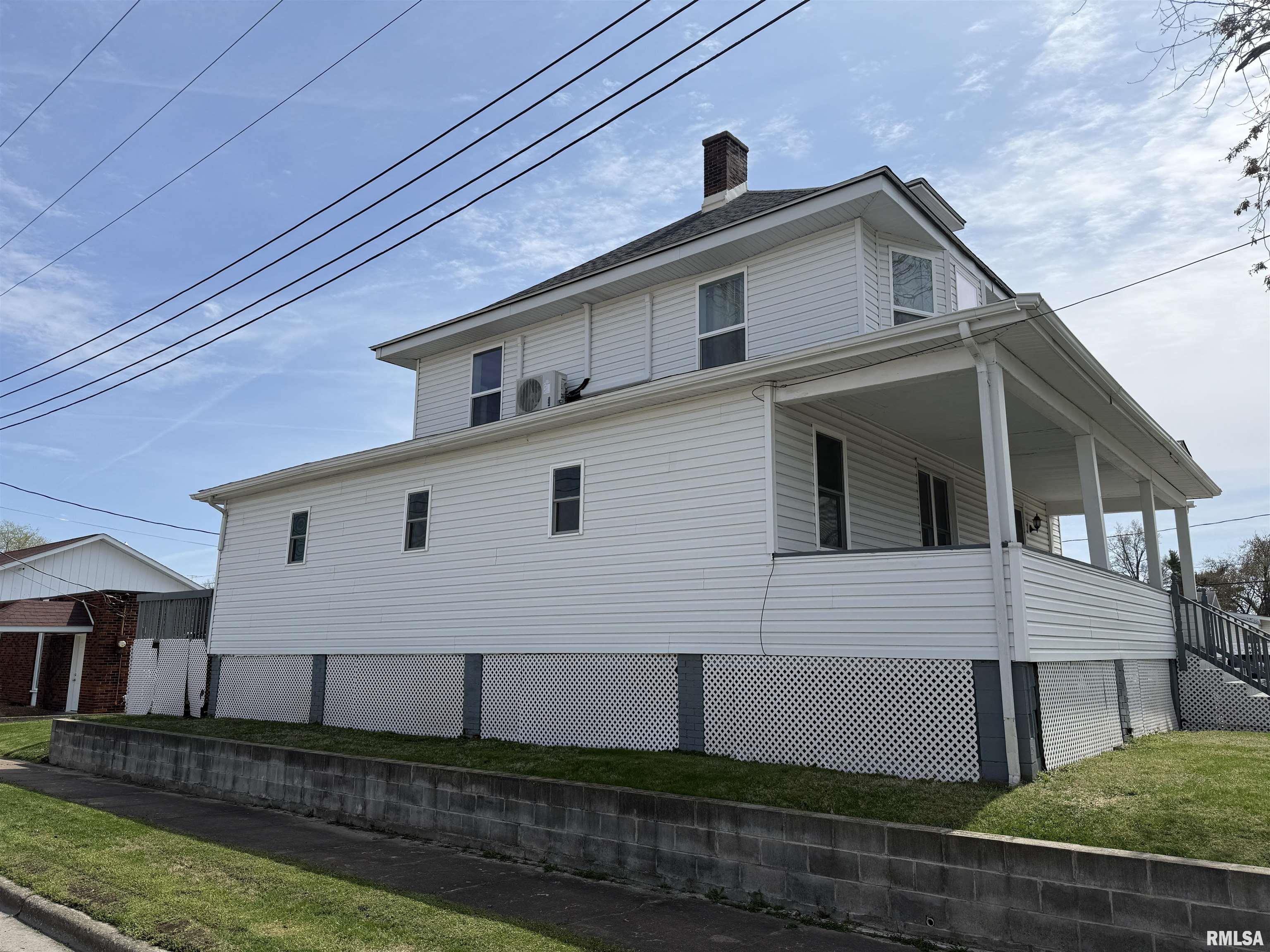 302 S Walnut Street, Salem, Illinois image 7