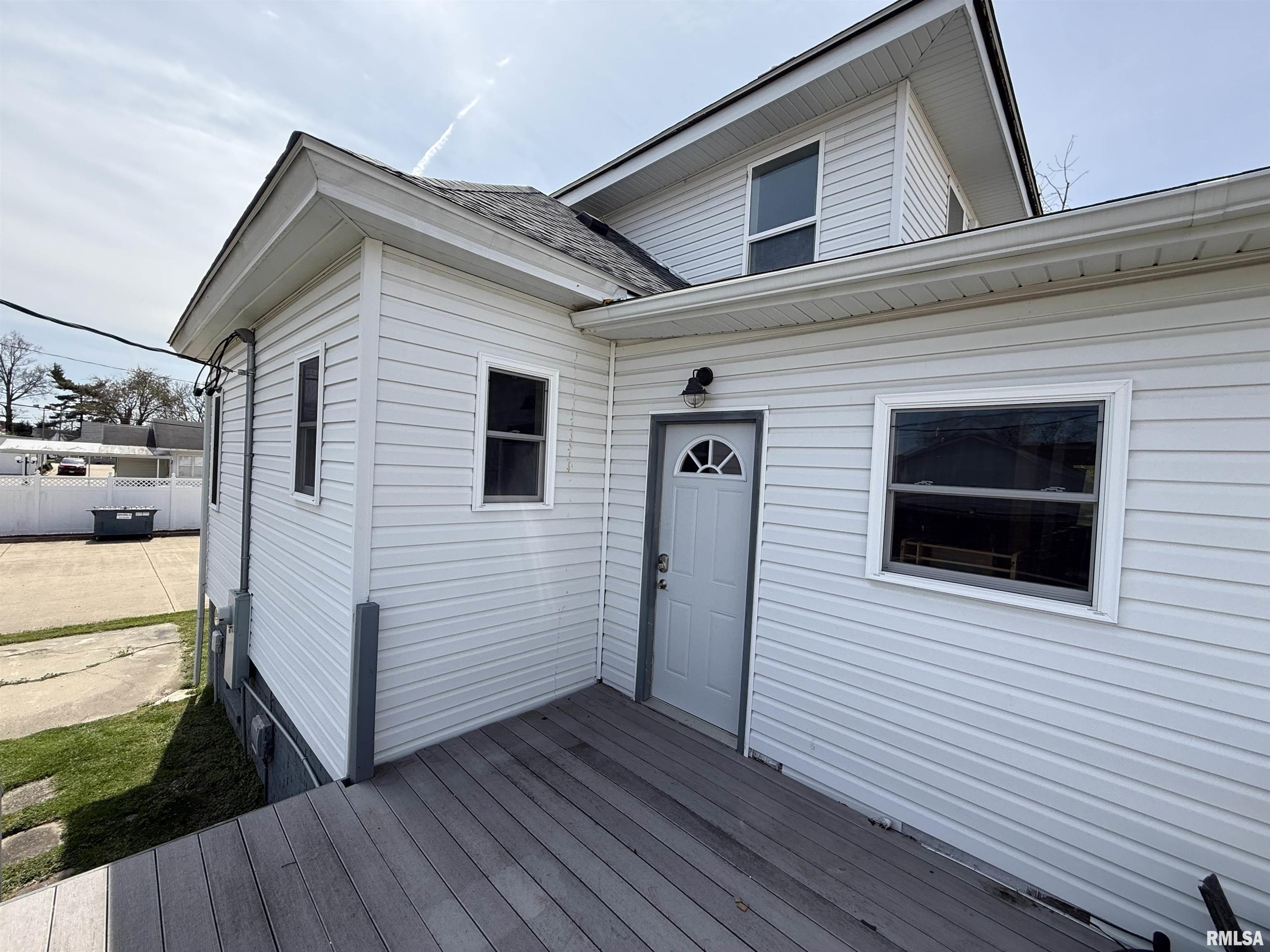 302 S Walnut Street, Salem, Illinois image 10
