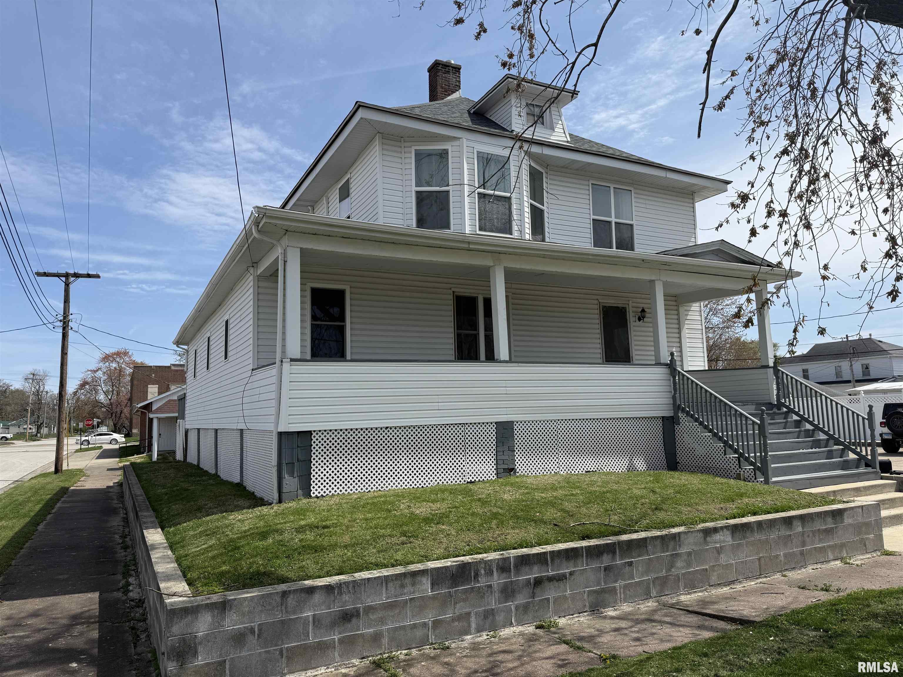 302 S Walnut Street, Salem, Illinois image 9