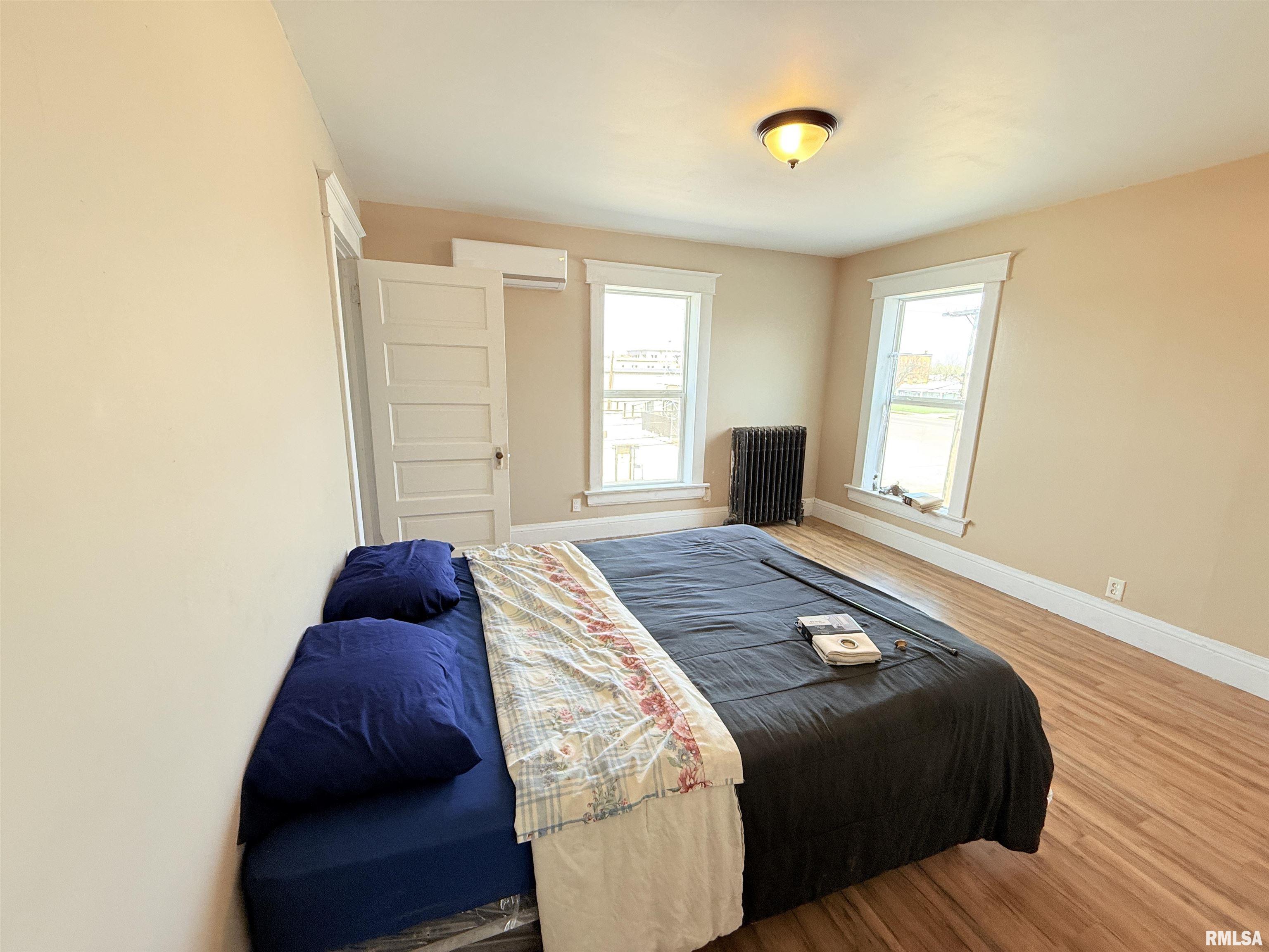 302 S Walnut Street, Salem, Illinois image 35