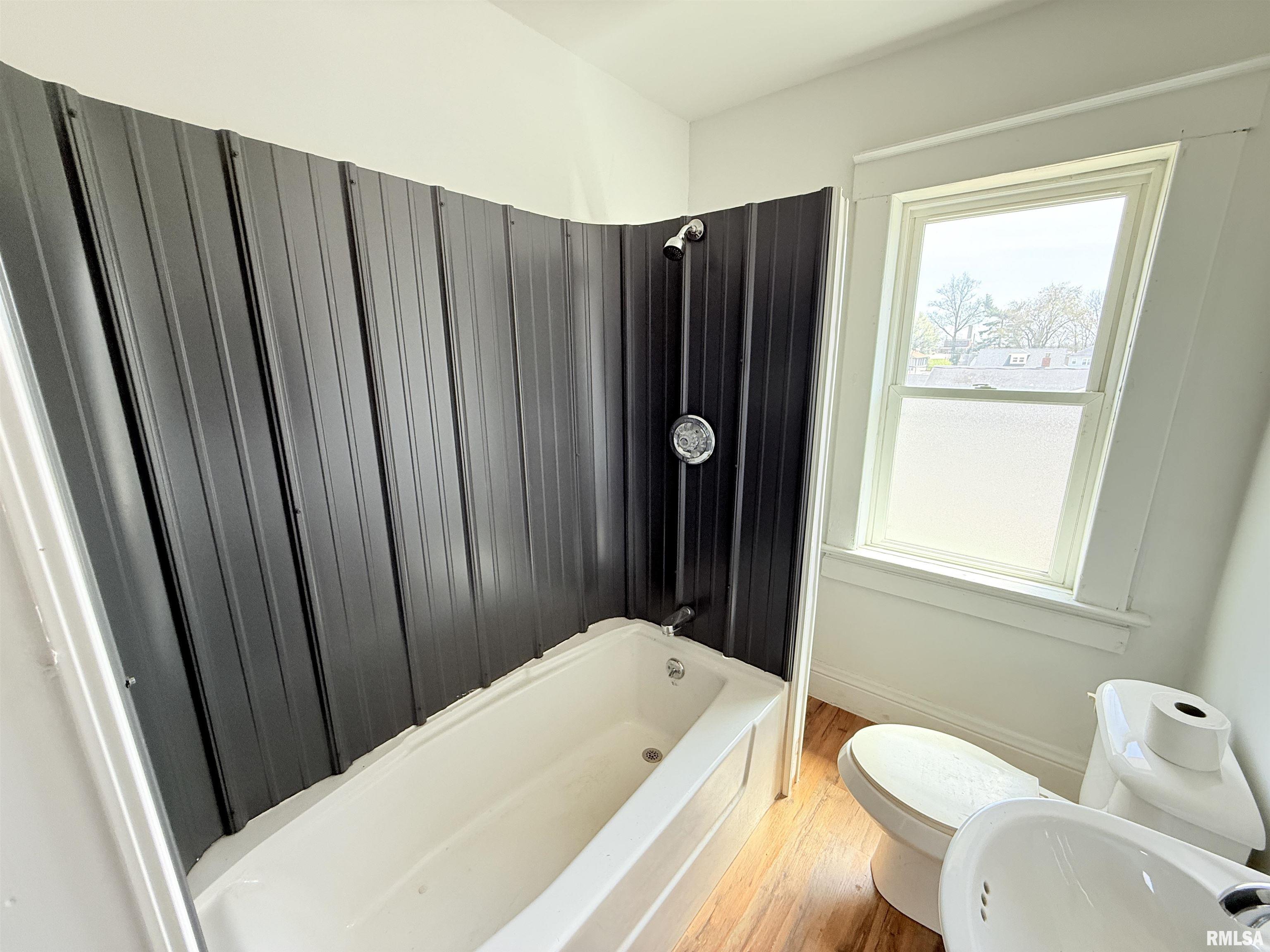 302 S Walnut Street, Salem, Illinois image 33
