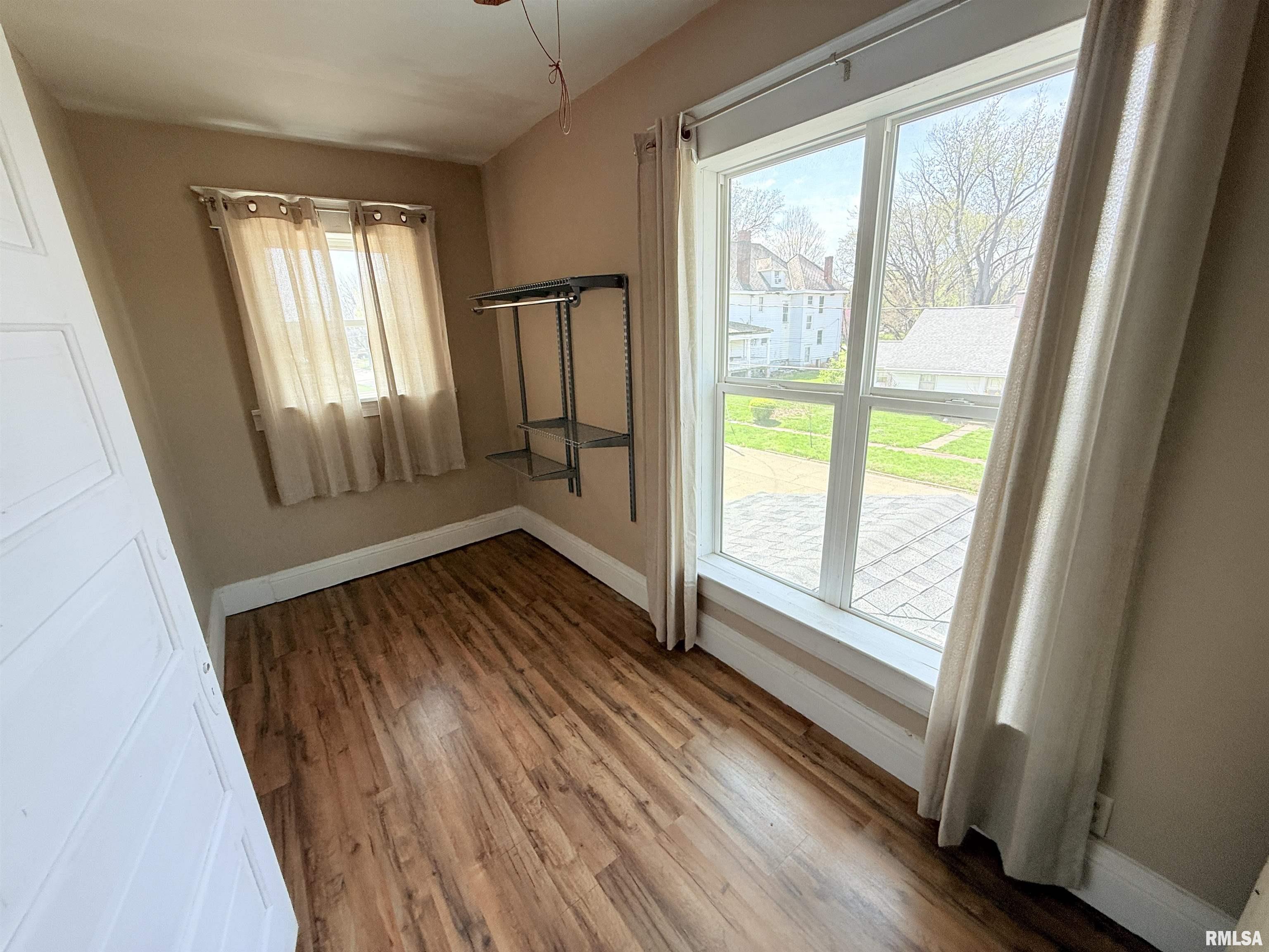 302 S Walnut Street, Salem, Illinois image 29