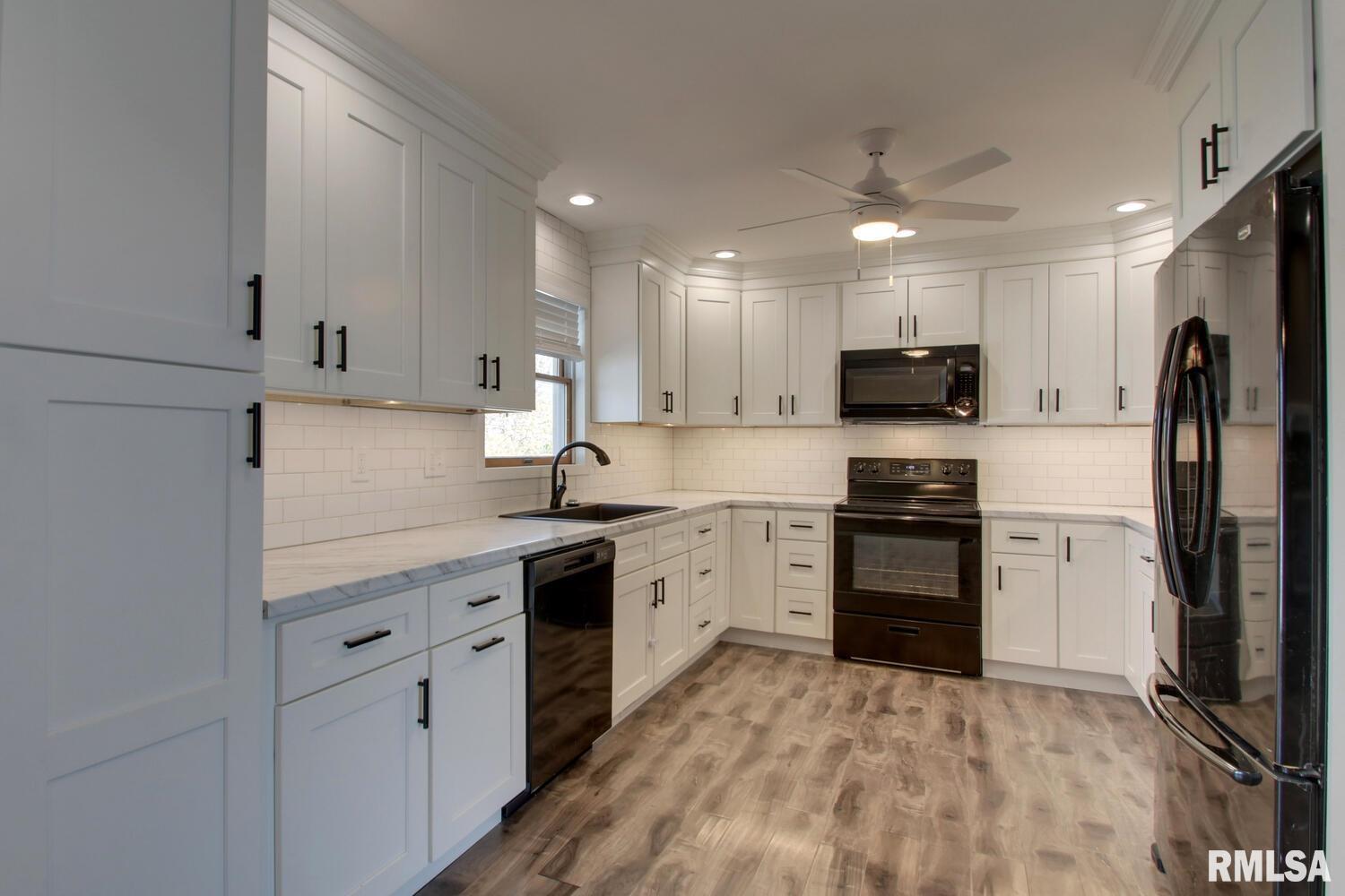 2215 Ravens Point, Quincy, Illinois image 3