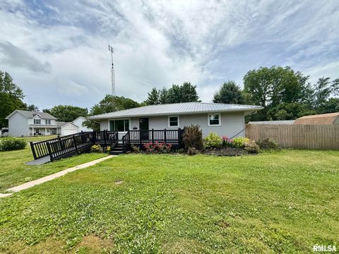 Homes For Sale - 802 W Monroe Street<br/> Petersburg, IL 62675