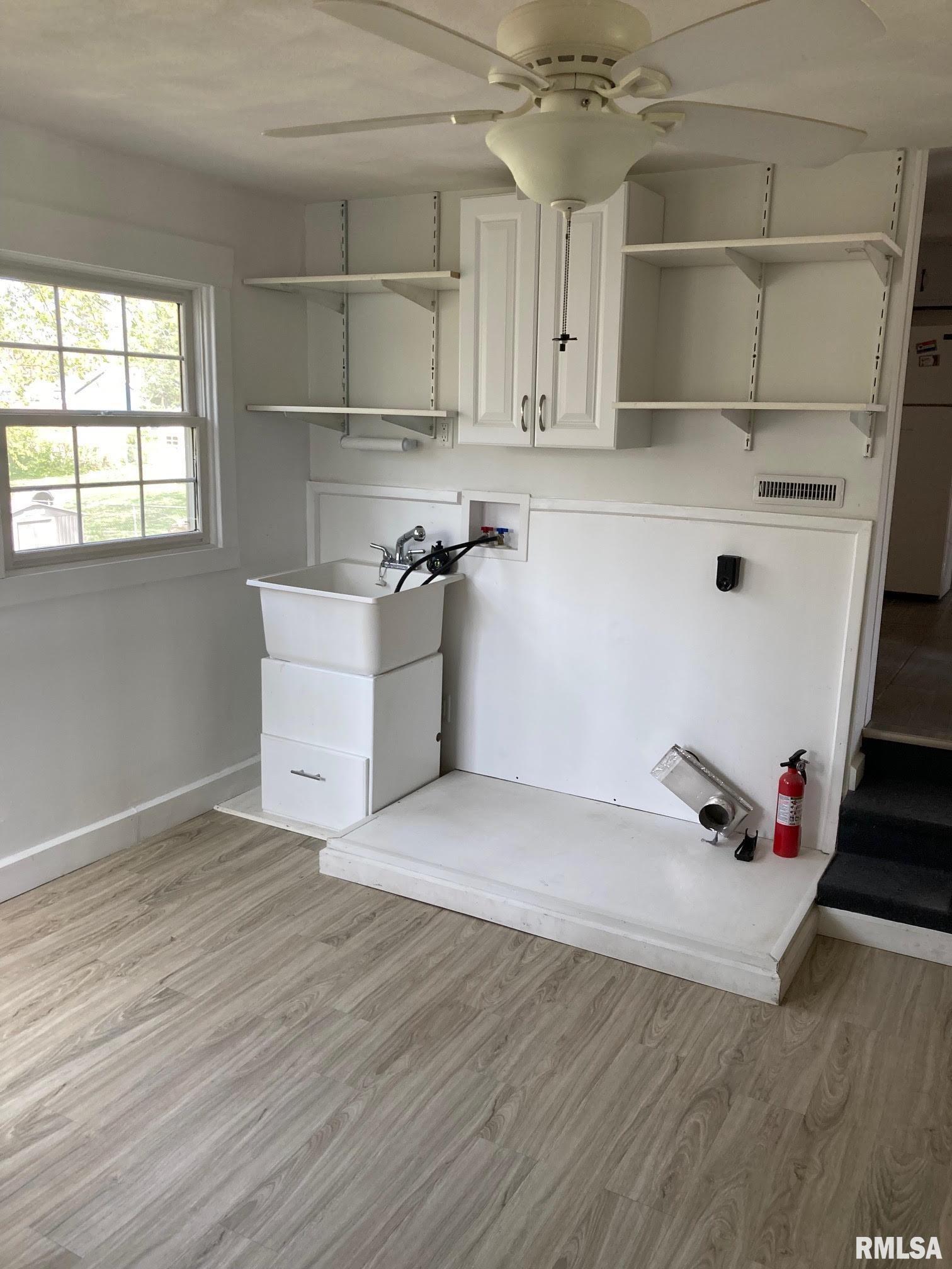 121 E Kinzie Street, Riverton, Illinois image 24