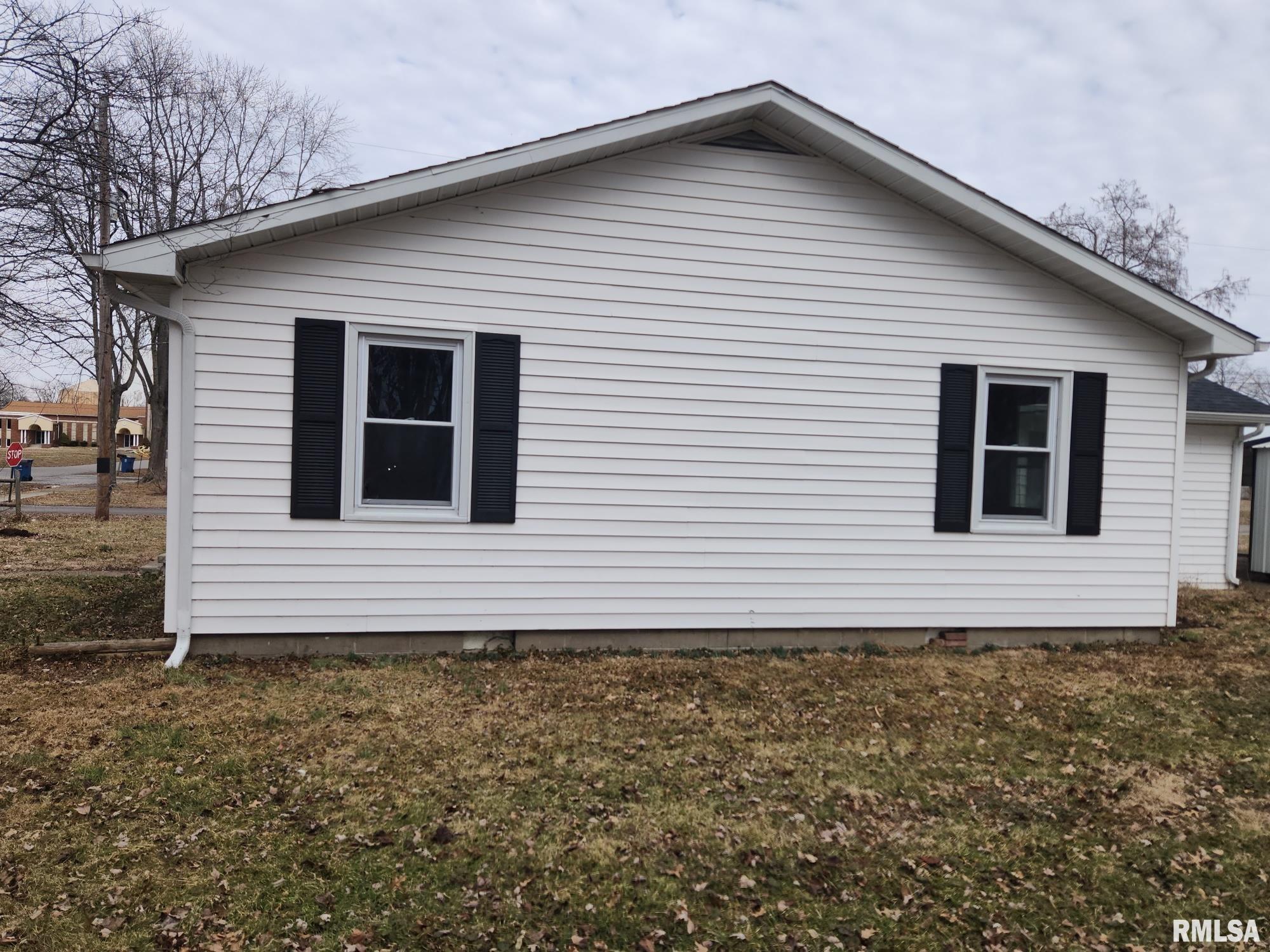 501 S Walnut Street, Wayne City, Illinois image 16