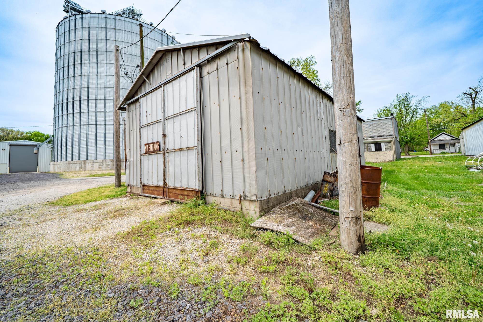 100 S Main Street, Forest City, Illinois image 3