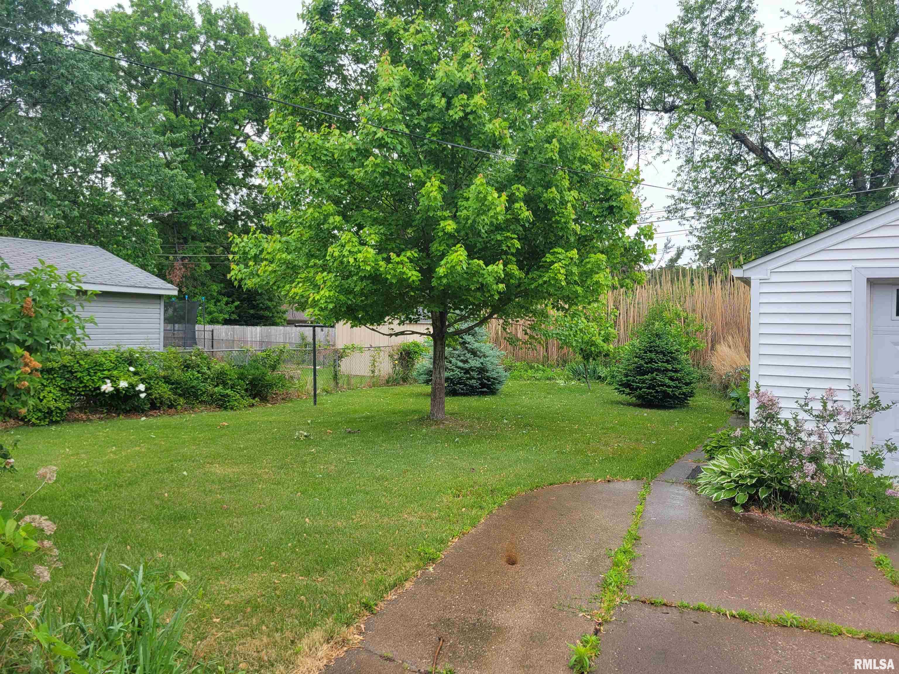 2322 4th Street A, East Moline, Illinois image 10