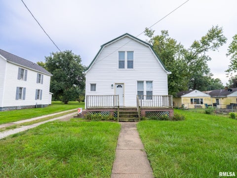 Homes For Sale - 1412 Chestnut Street<br/> Canton, IL 61520