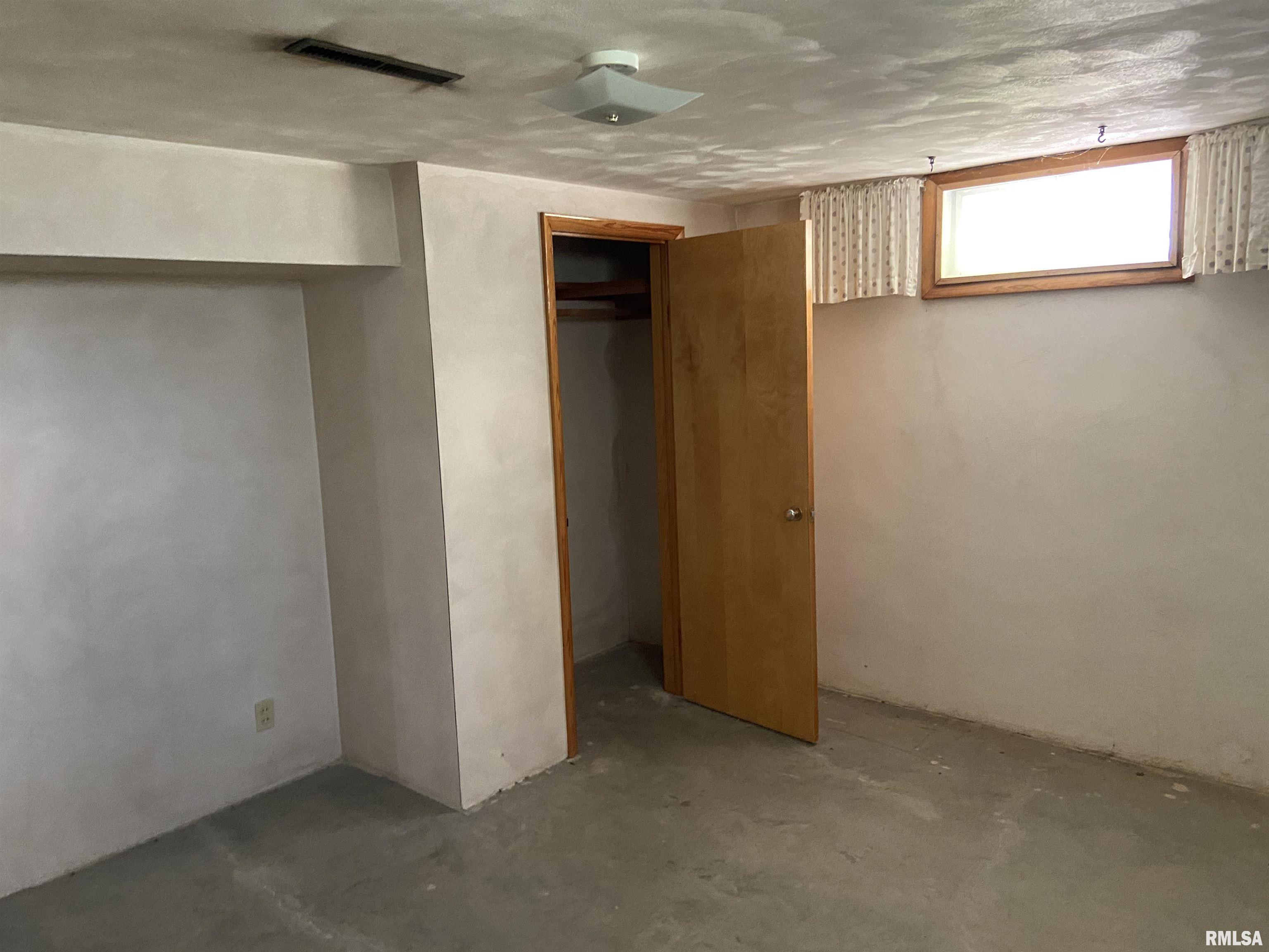 1018 S Spring Street, Palmyra, Missouri image 34