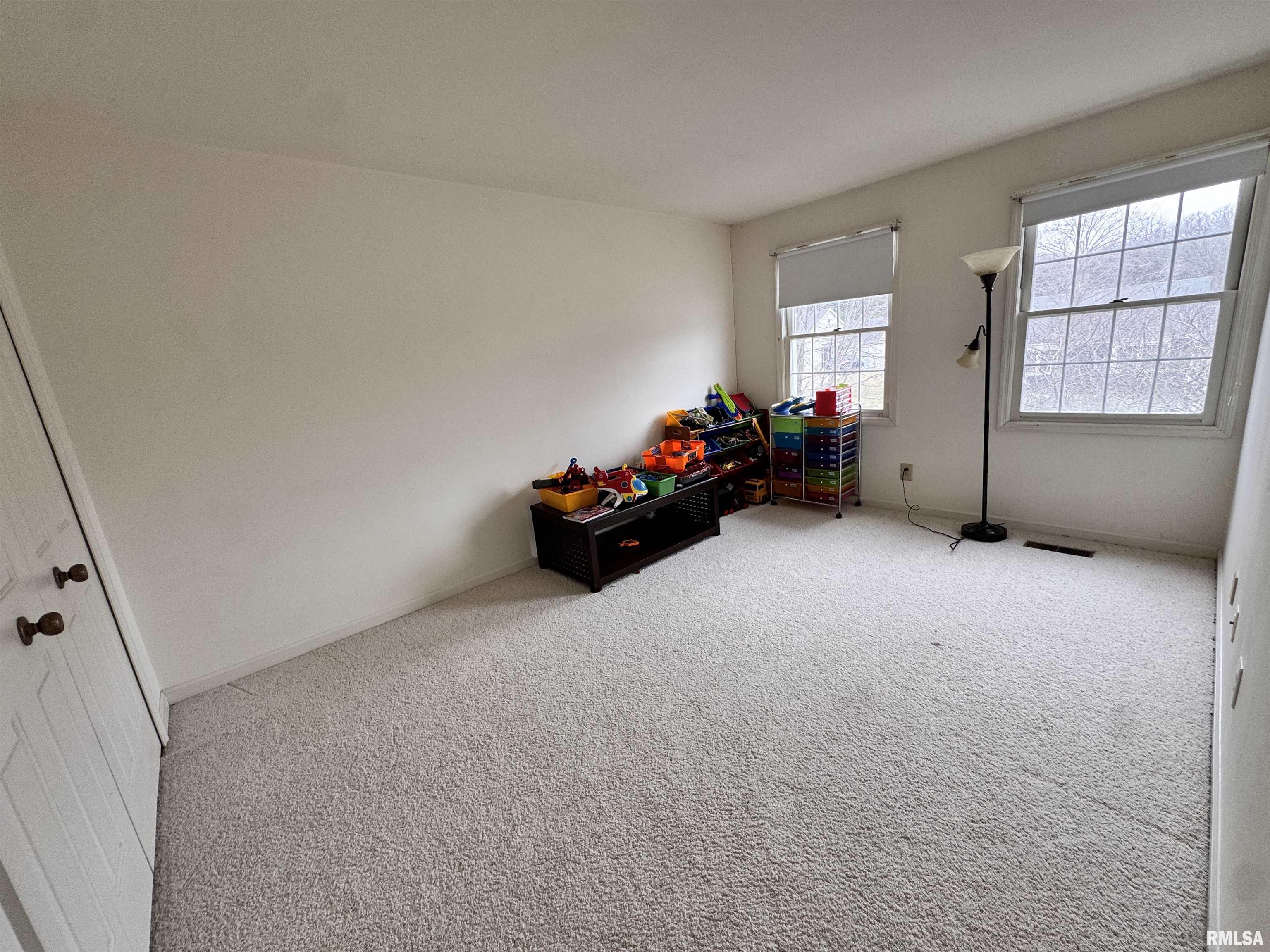 105 Arlington Drive, Macomb, Illinois image 9