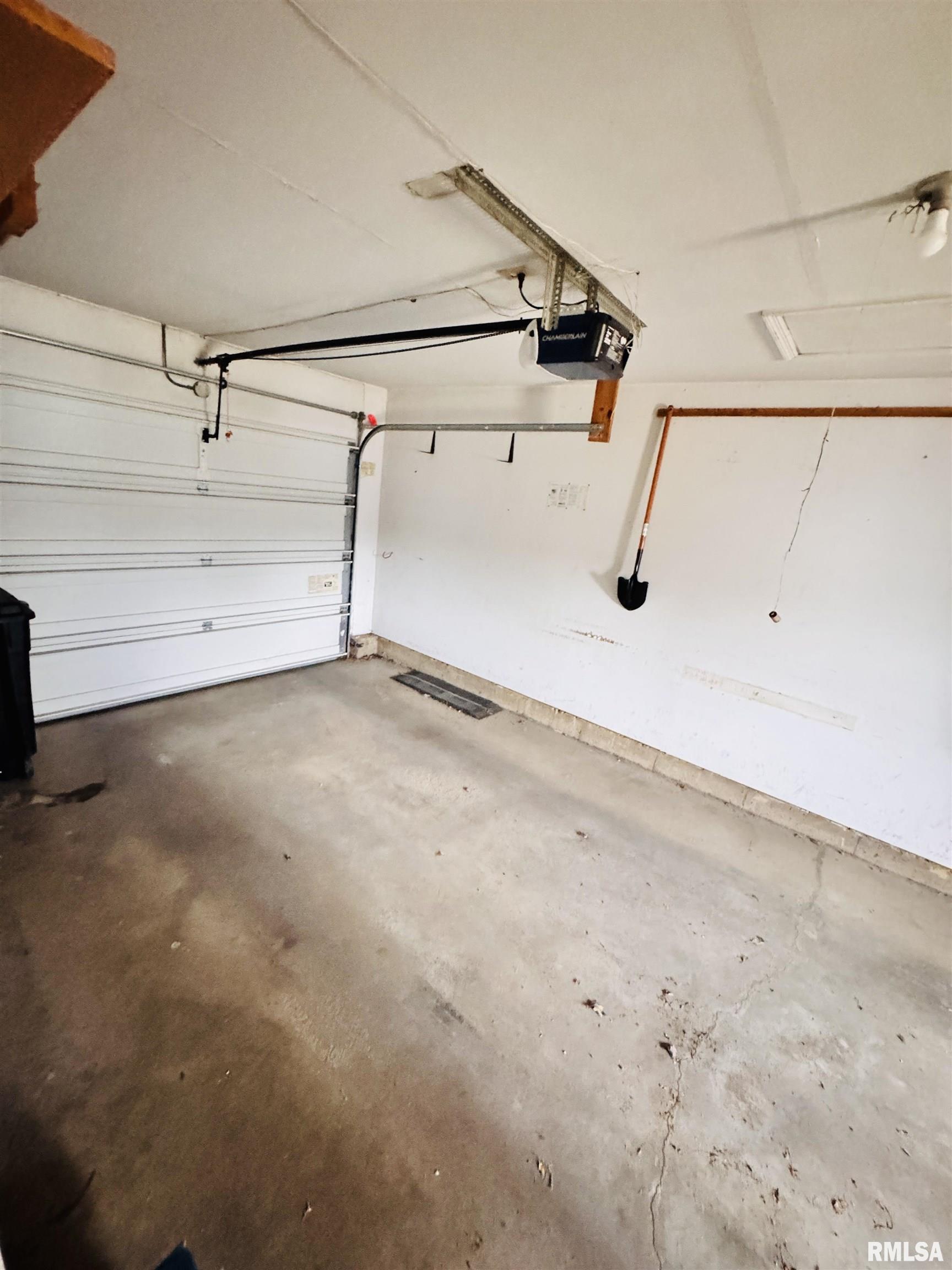 105 Arlington Drive, Macomb, Illinois image 17