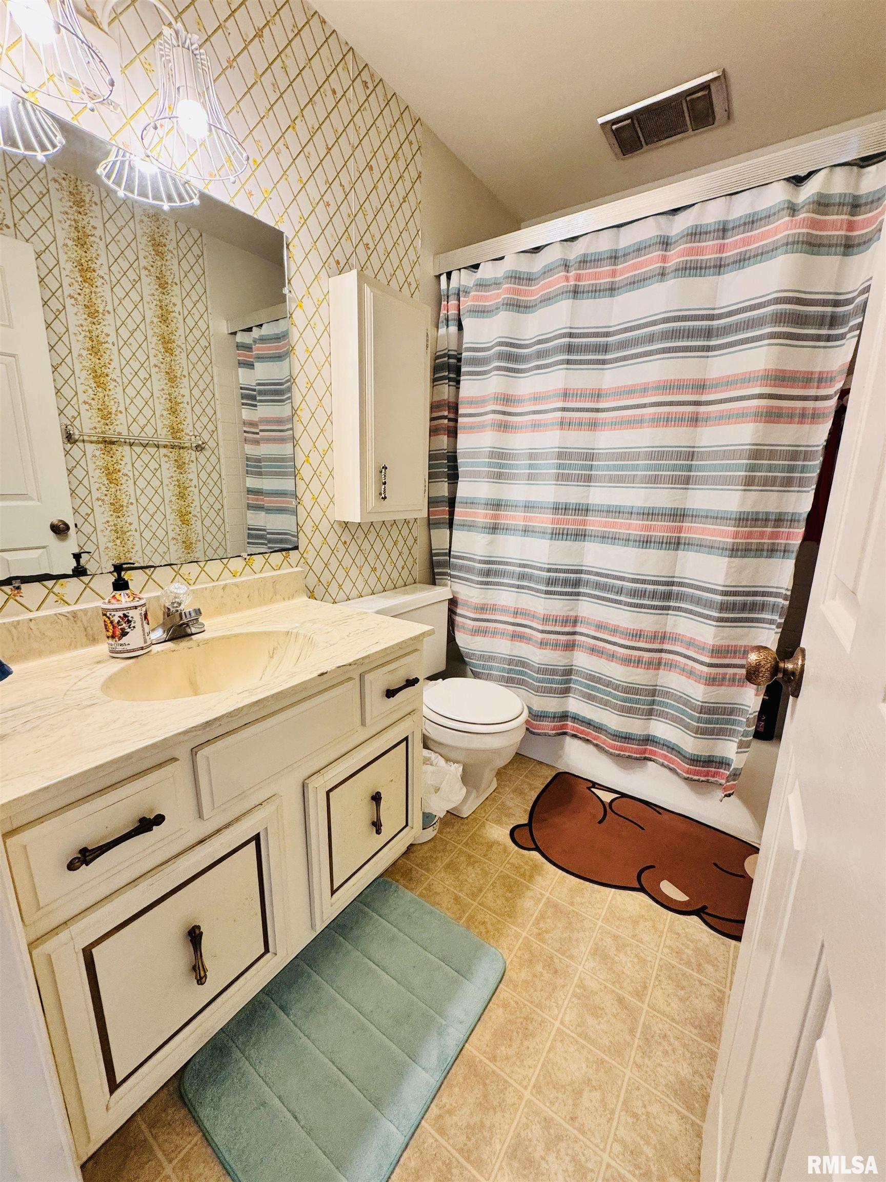 105 Arlington Drive, Macomb, Illinois image 16