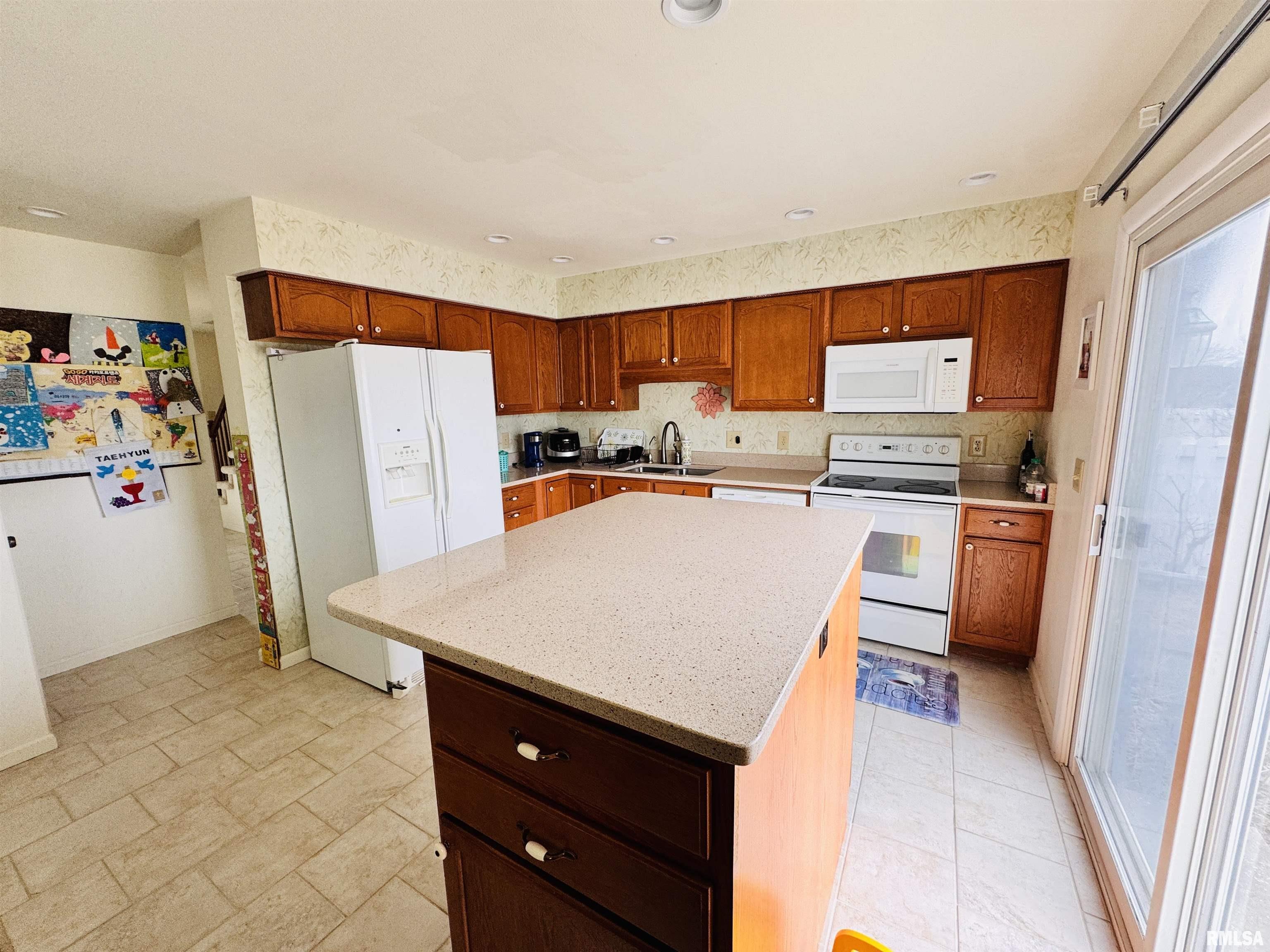 105 Arlington Drive, Macomb, Illinois image 6