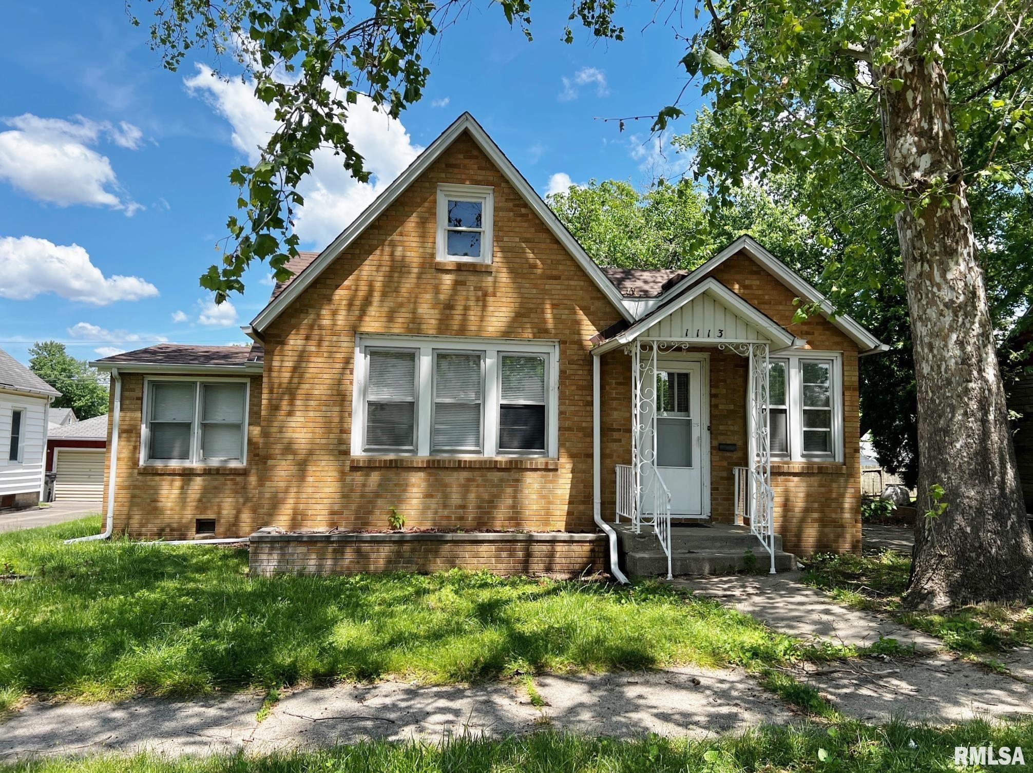 1113 & 1113 1/2 Charlotte Street, Pekin, Illinois image 1