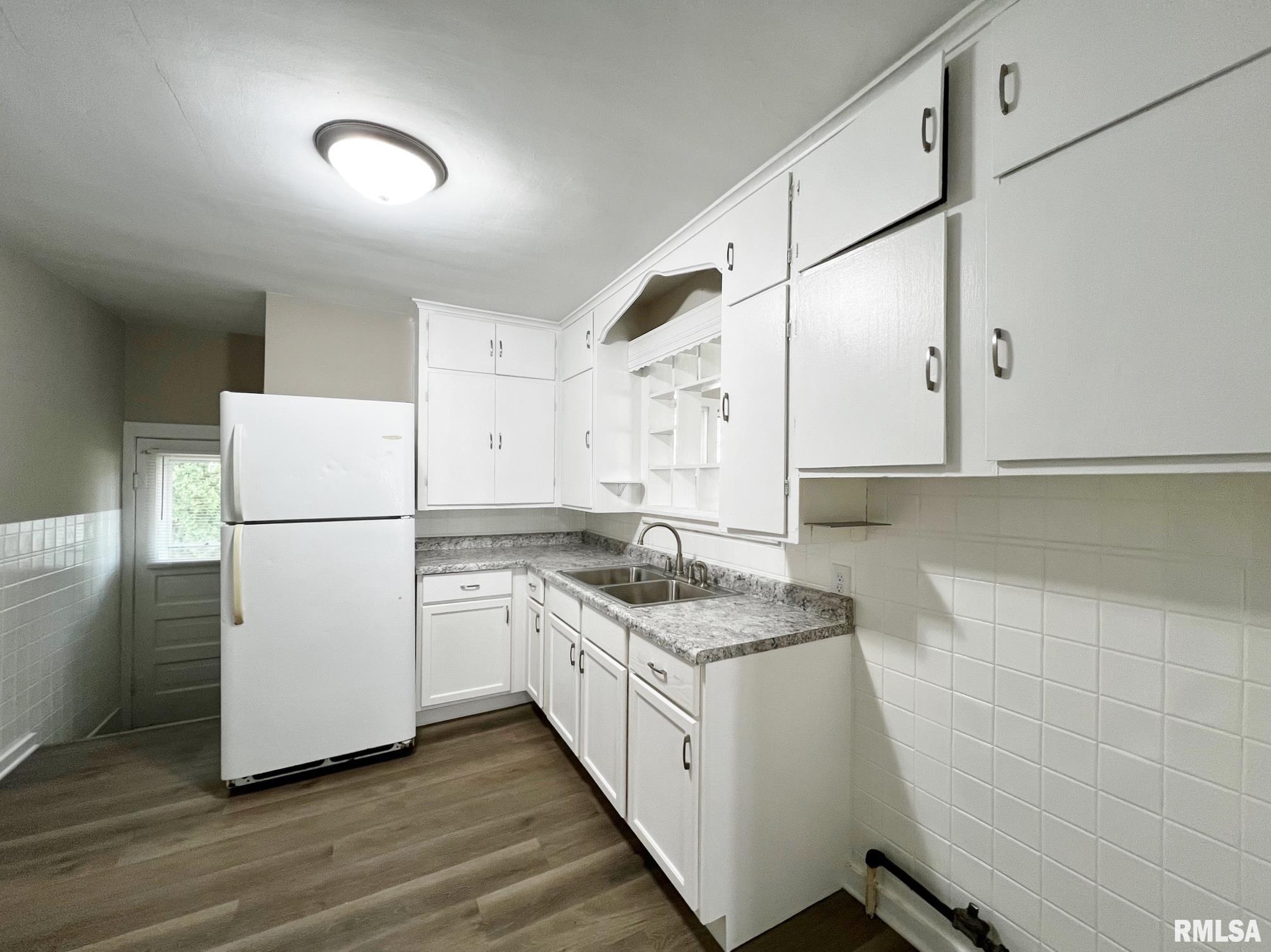 1113 & 1113 1/2 Charlotte Street, Pekin, Illinois image 14