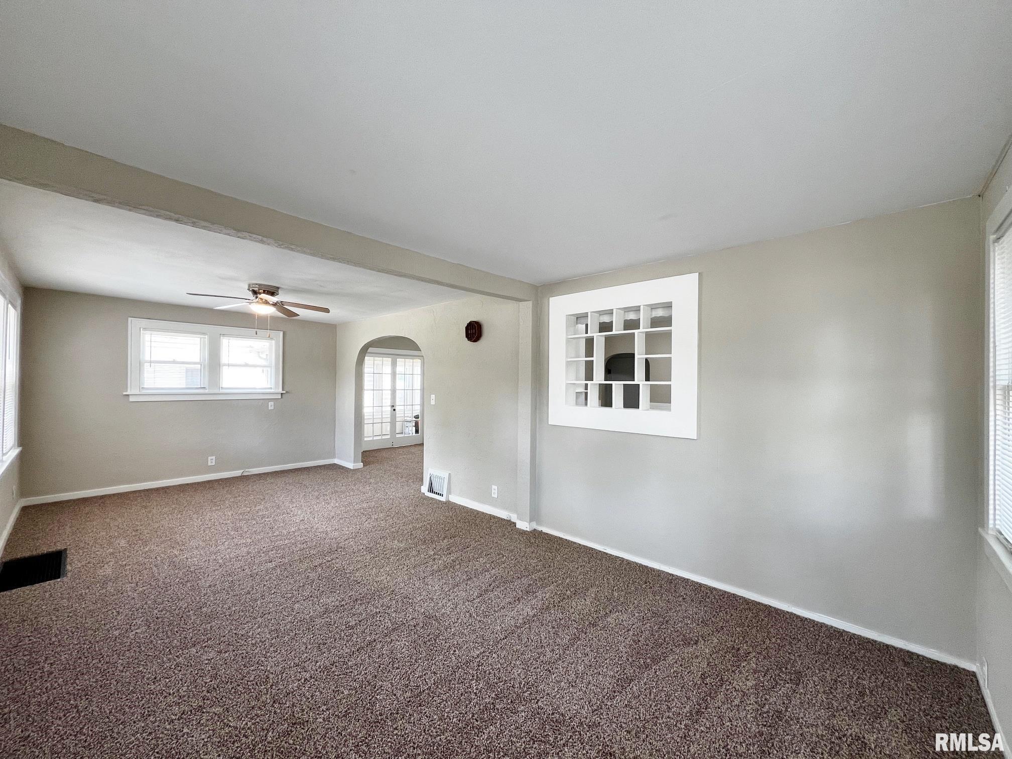 1113 & 1113 1/2 Charlotte Street, Pekin, Illinois image 8