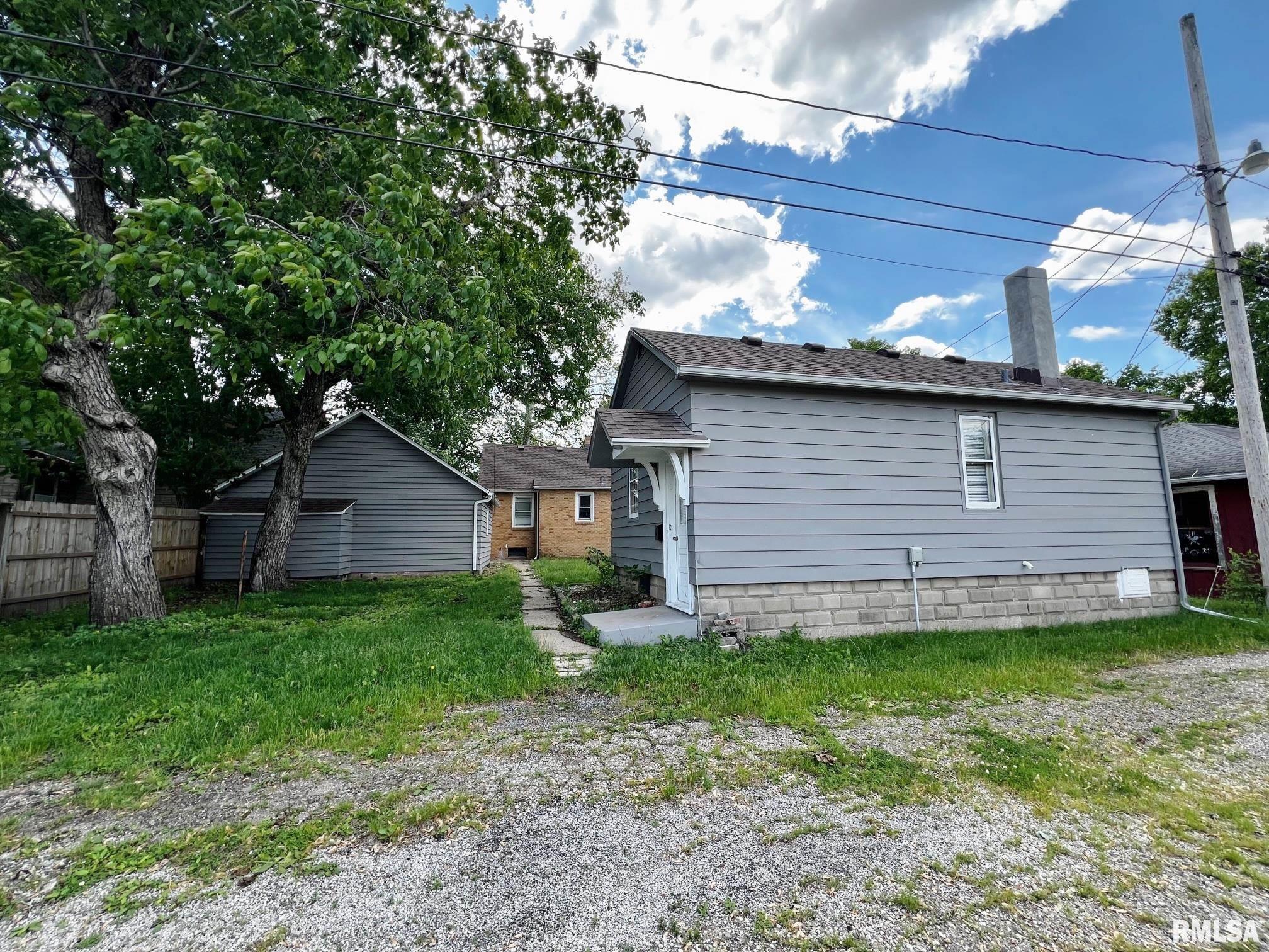 1113 & 1113 1/2 Charlotte Street, Pekin, Illinois image 32