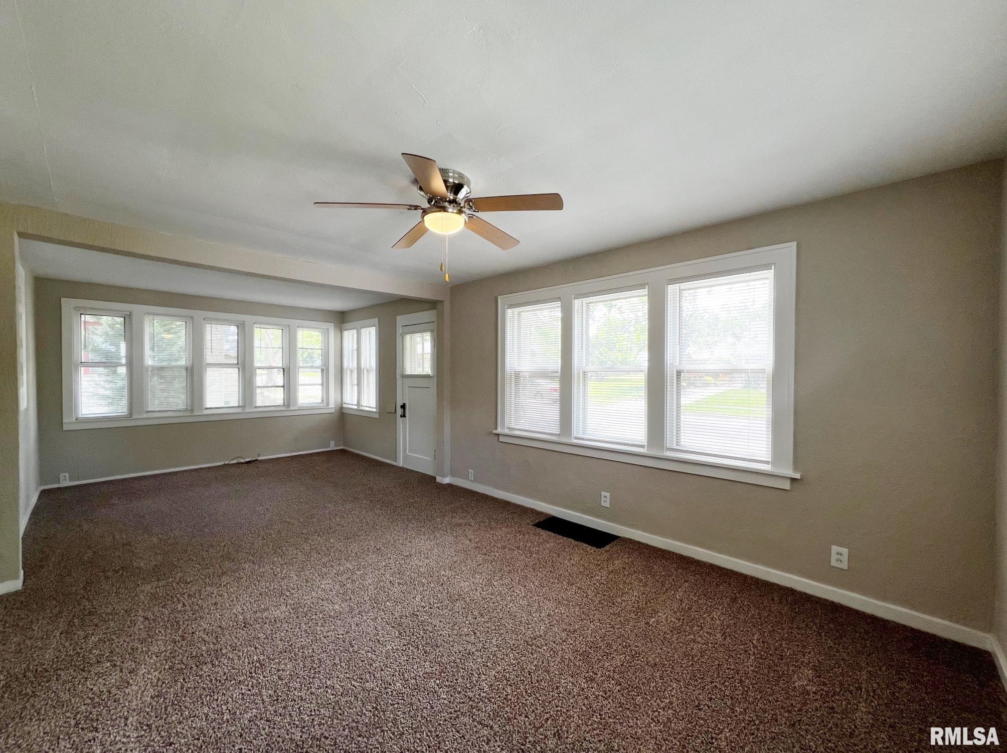 1113 & 1113 1/2 Charlotte Street, Pekin, Illinois image 10