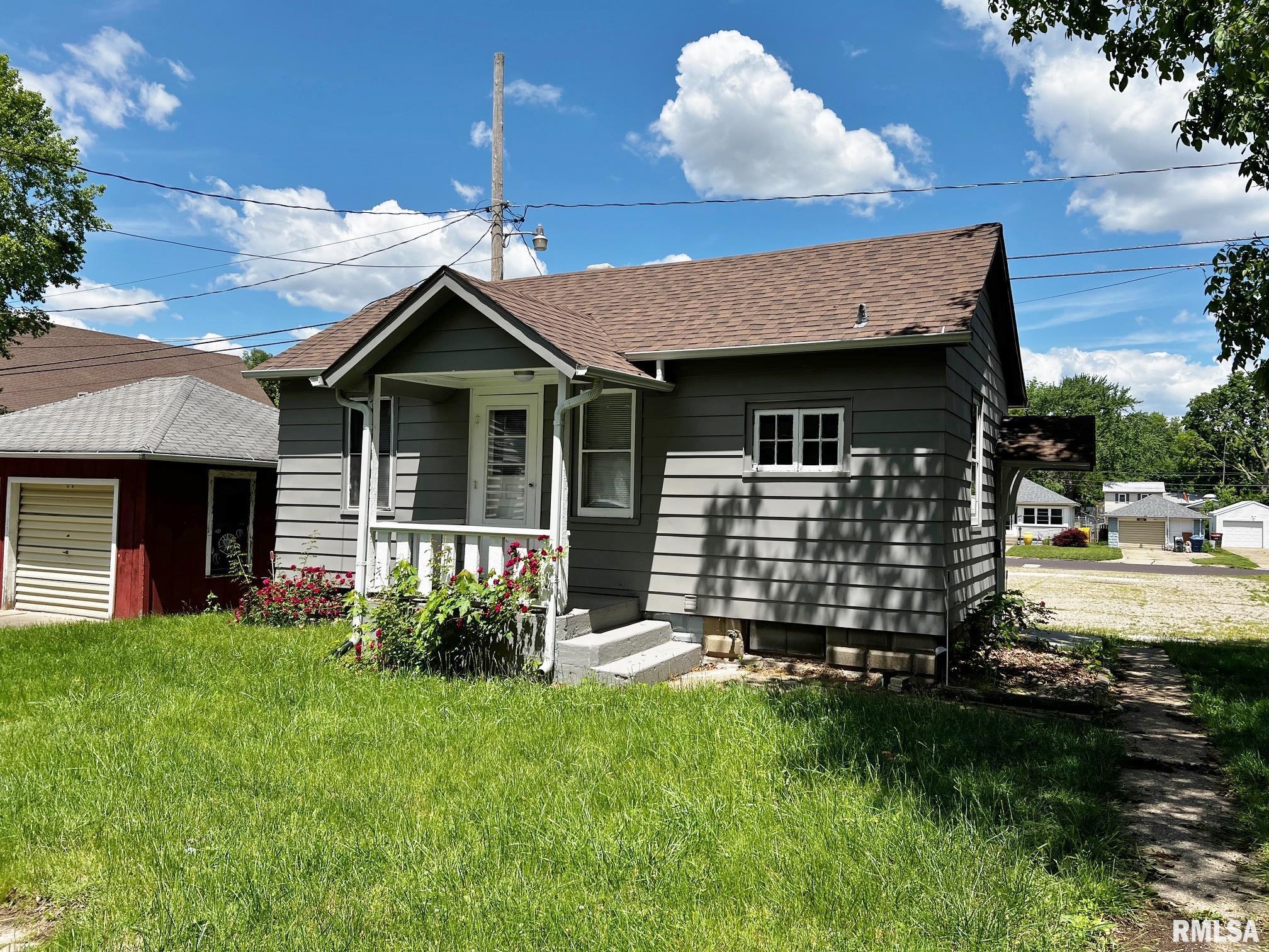 1113 & 1113 1/2 Charlotte Street, Pekin, Illinois image 29