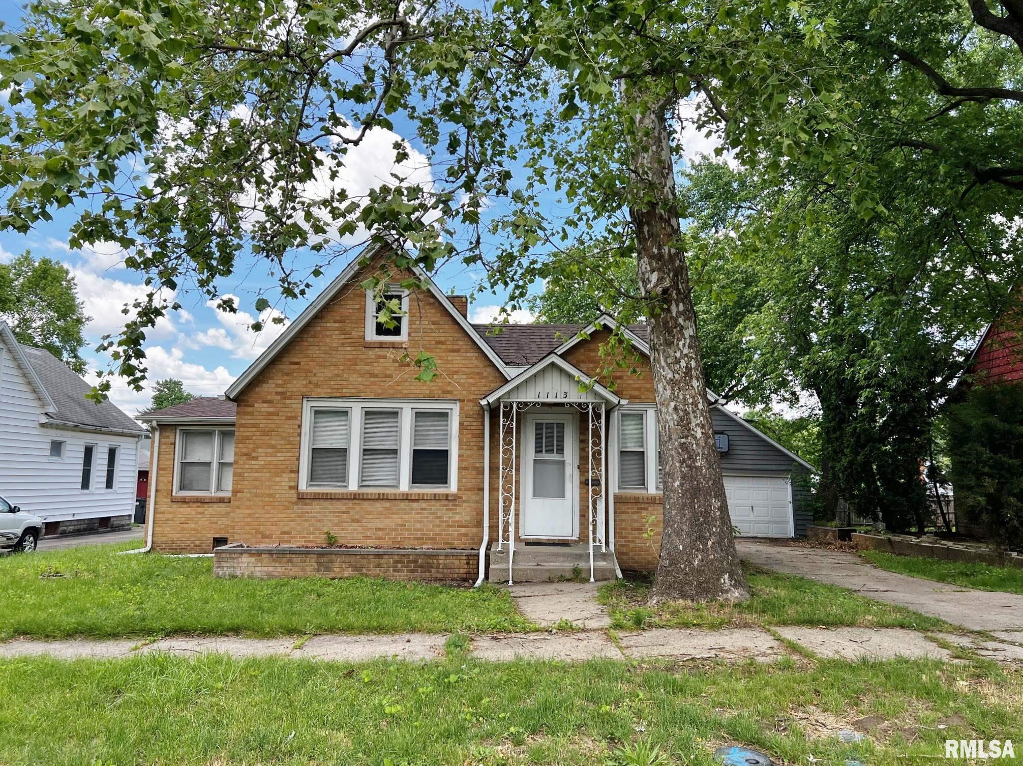 1113 & 1113 1/2 Charlotte Street, Pekin, Illinois image 2