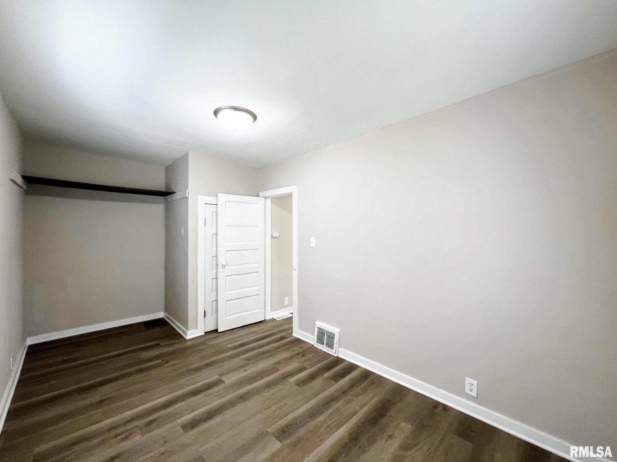 1113 & 1113 1/2 Charlotte Street, Pekin, Illinois image 38