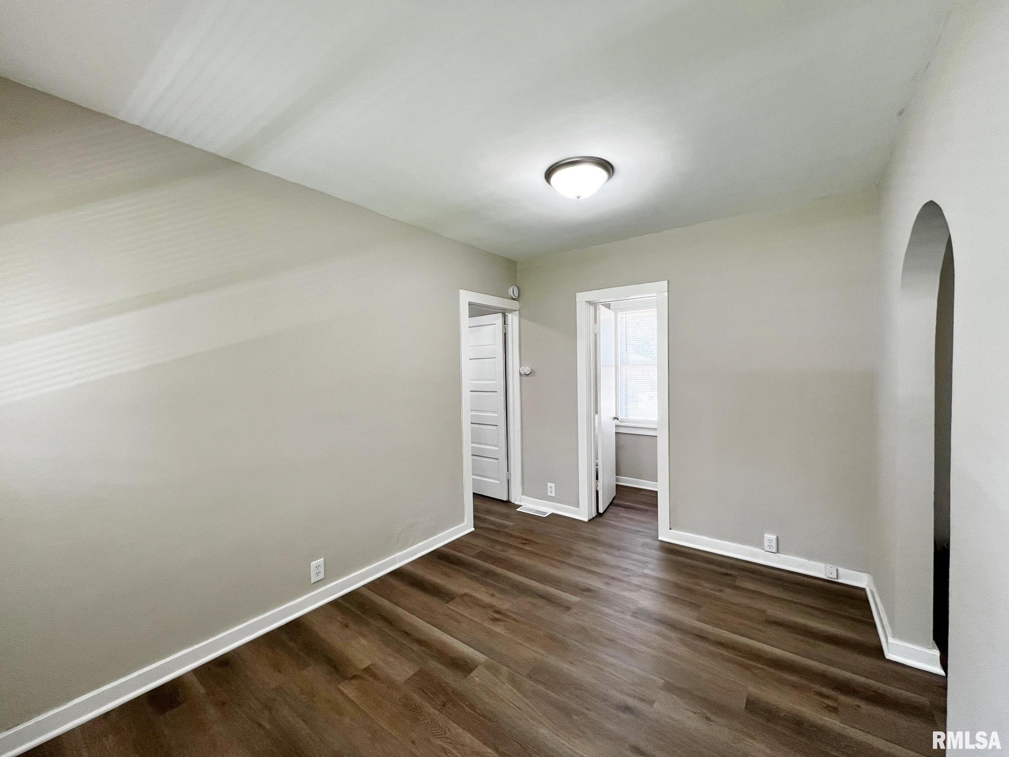 1113 & 1113 1/2 Charlotte Street, Pekin, Illinois image 34
