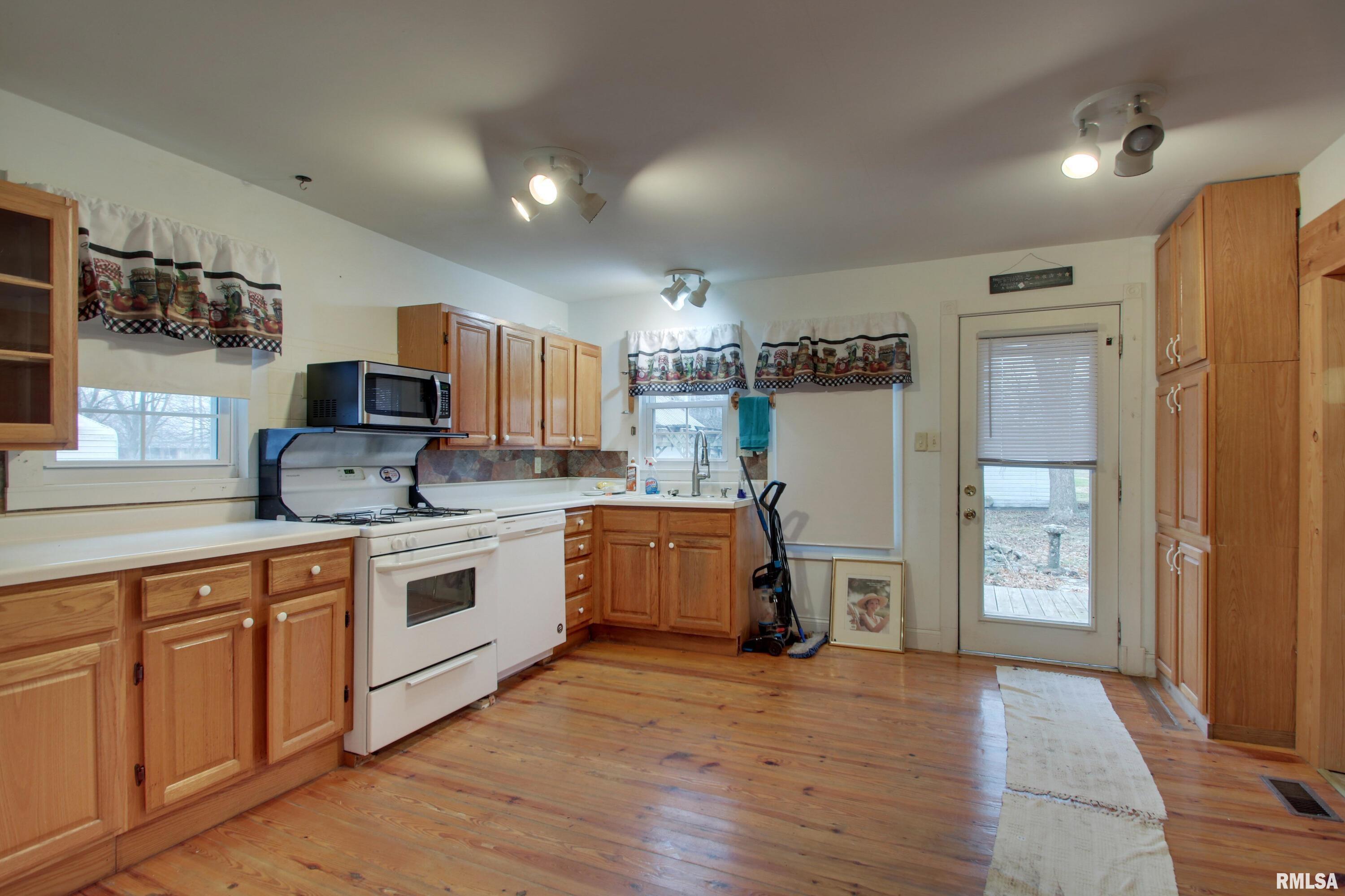 340 S Walnut Street, Hull, Illinois image 9