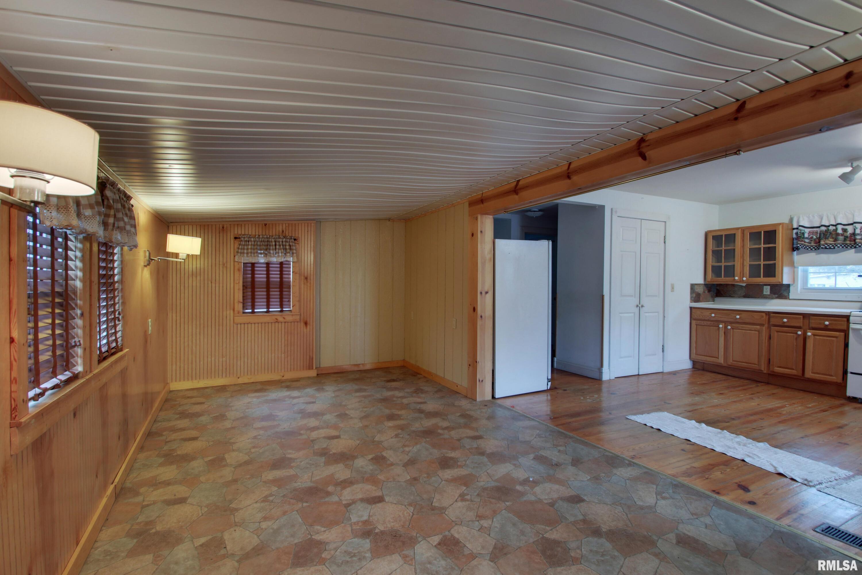 340 S Walnut Street, Hull, Illinois image 12