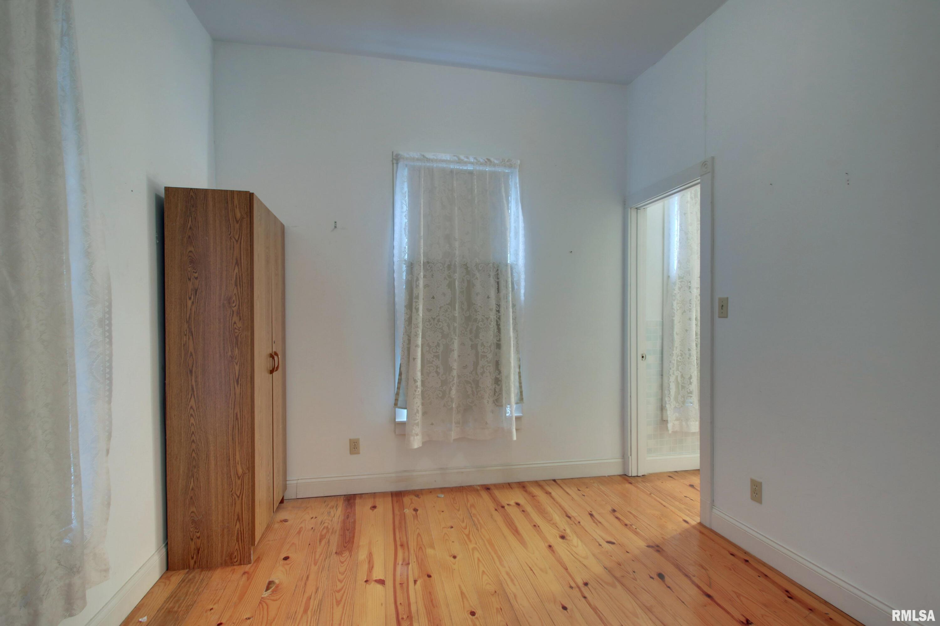 340 S Walnut Street, Hull, Illinois image 19