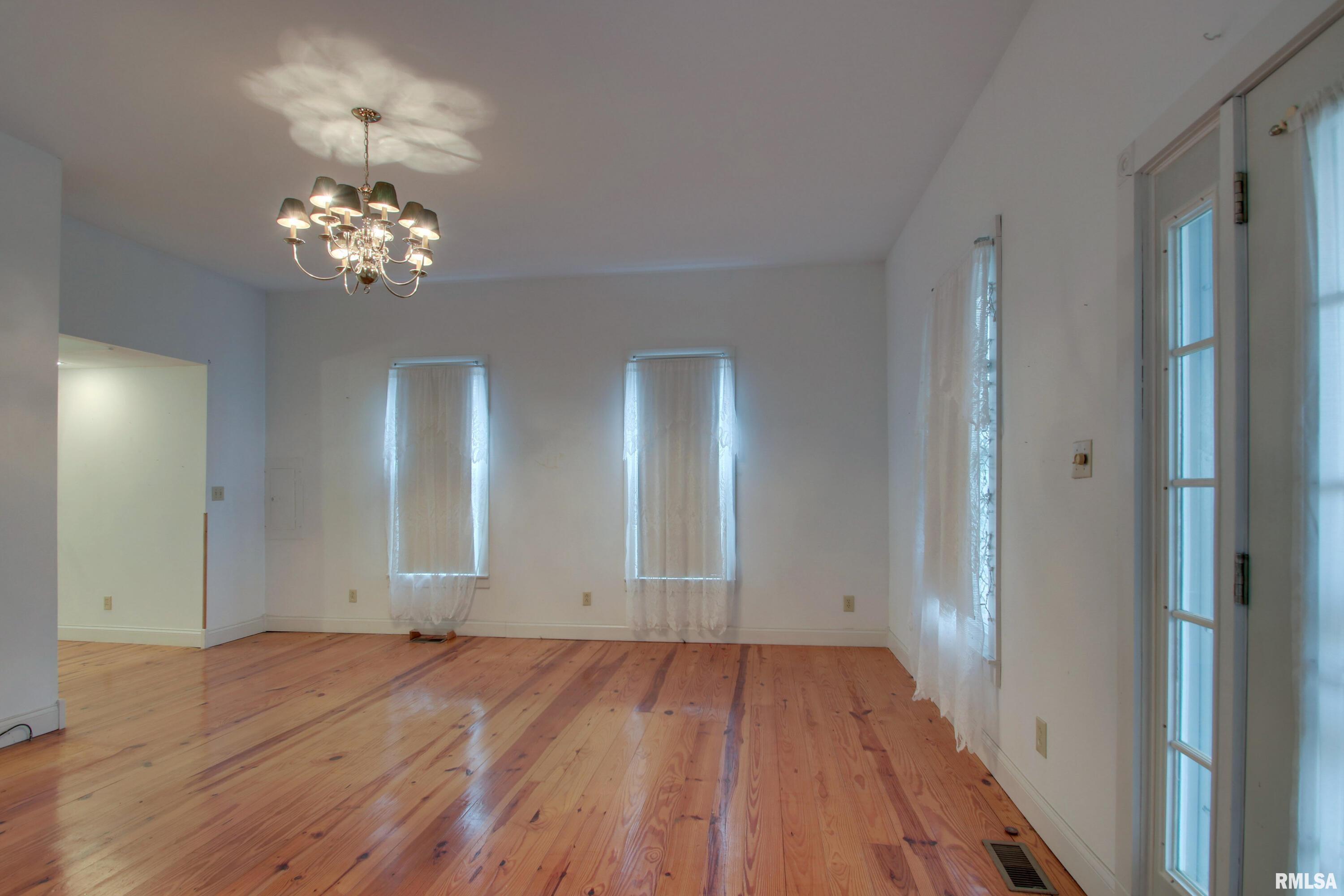 340 S Walnut Street, Hull, Illinois image 6