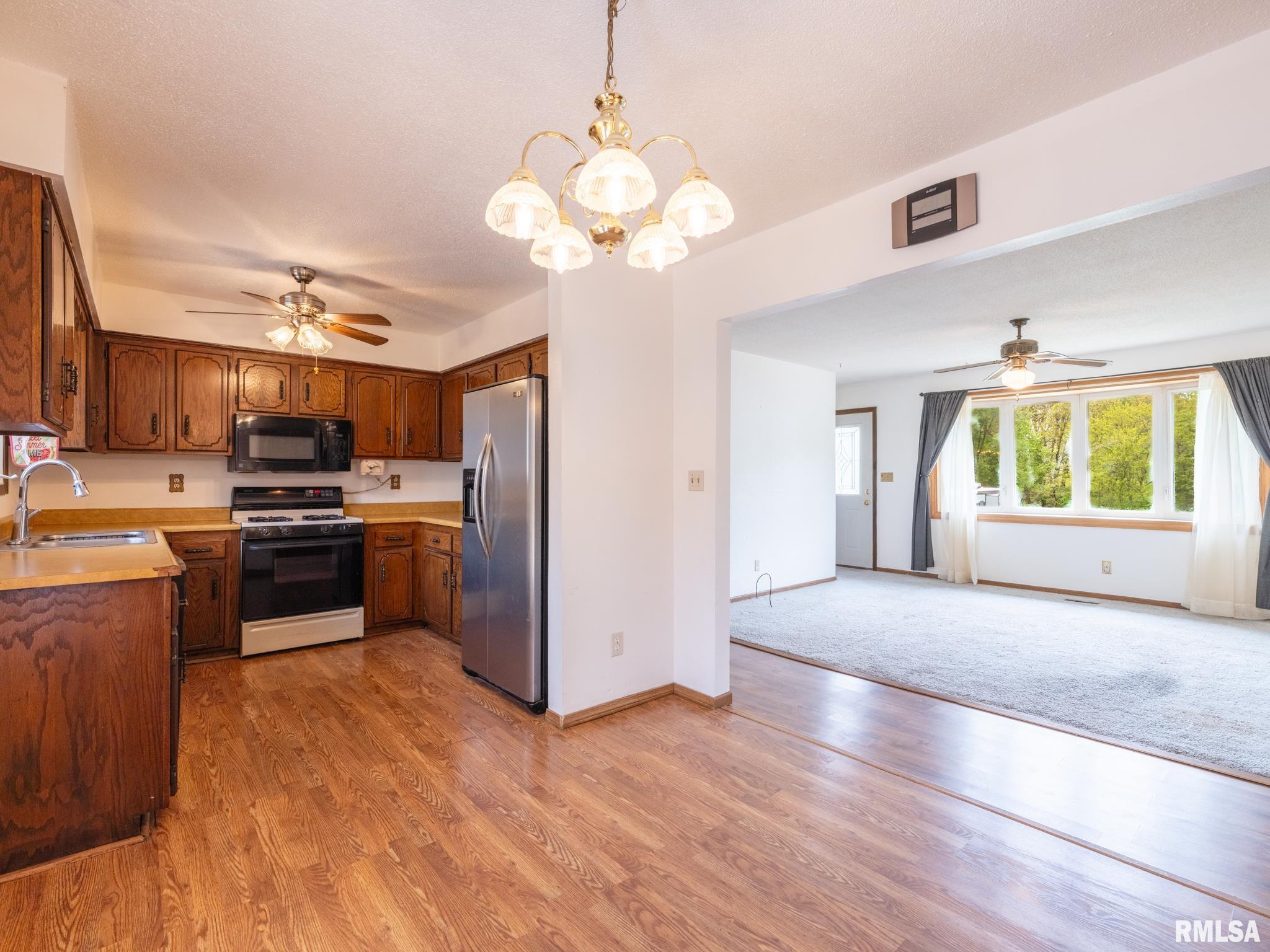 724 N Sunset Drive, Peoria, Illinois image 11