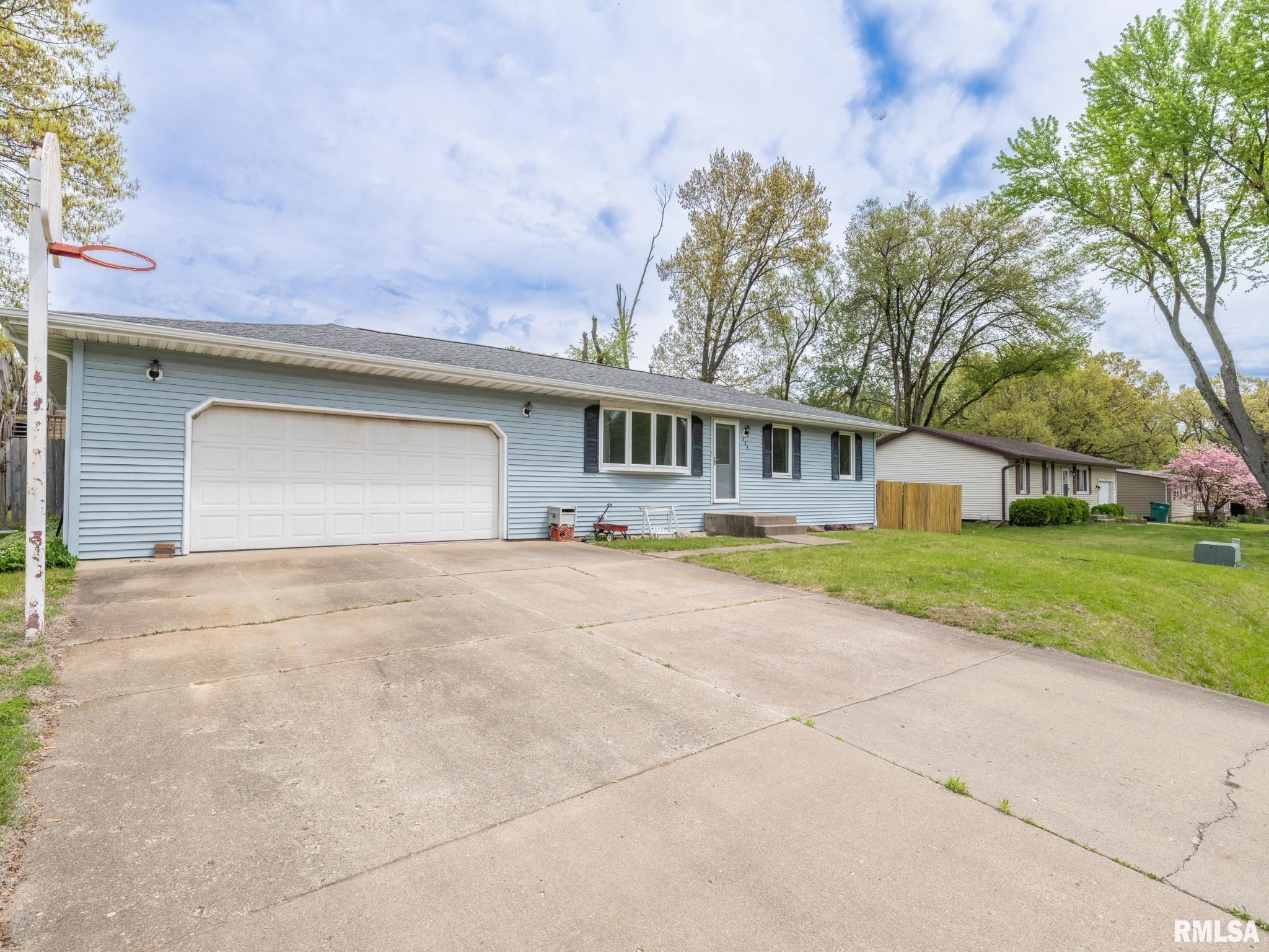 724 N Sunset Drive, Peoria, Illinois image 2