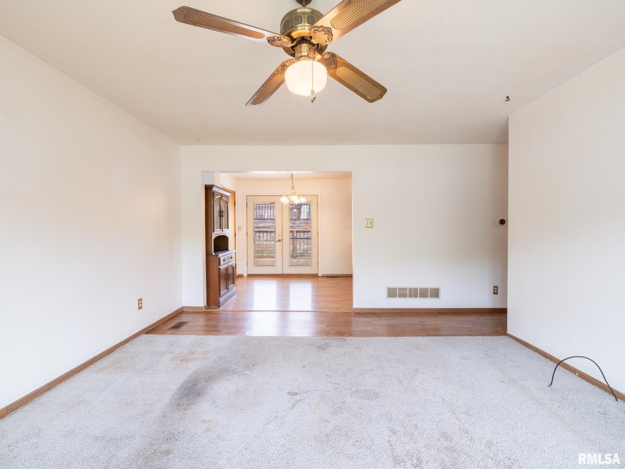 724 N Sunset Drive, Peoria, Illinois image 5