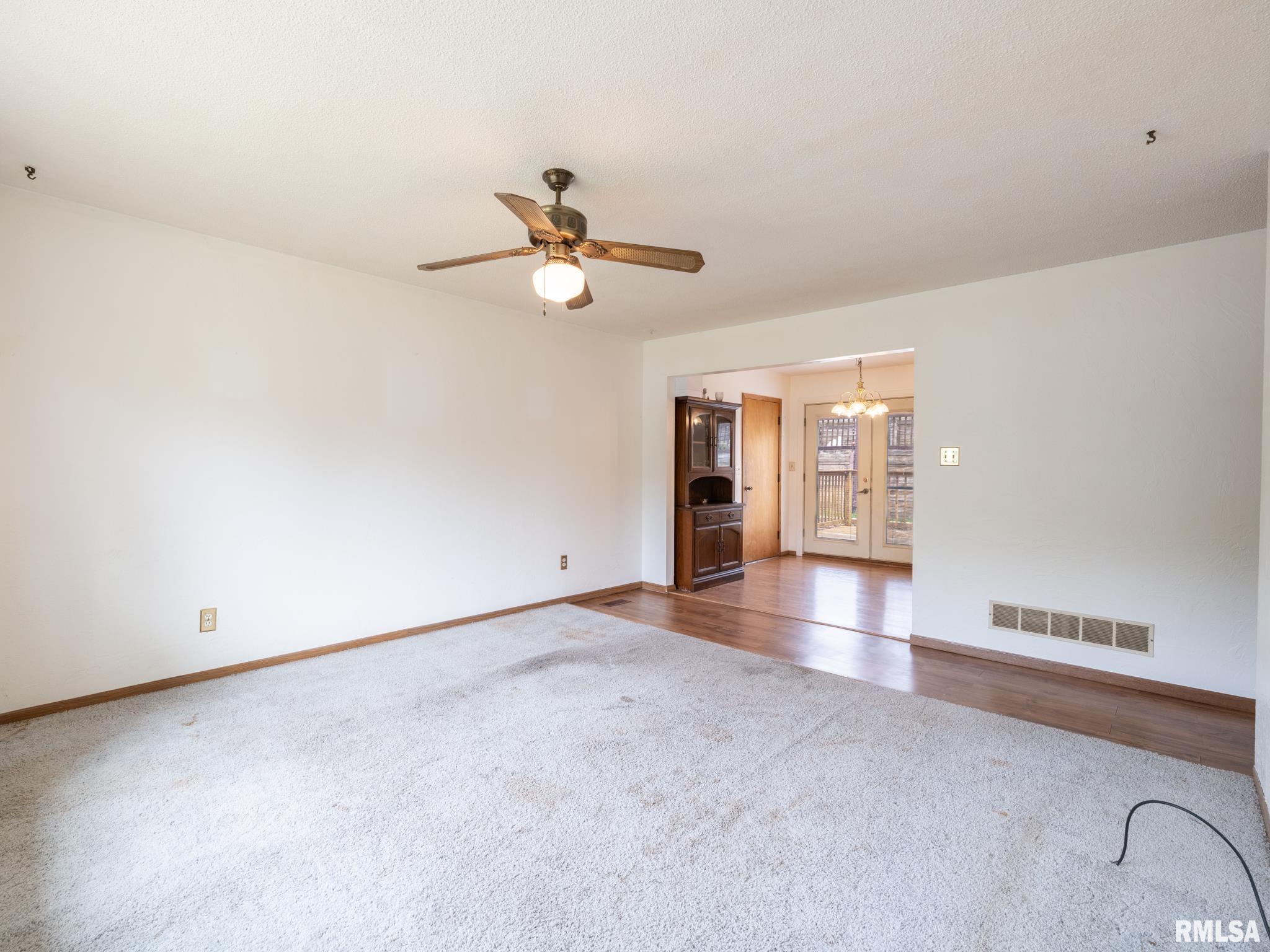 724 N Sunset Drive, Peoria, Illinois image 4