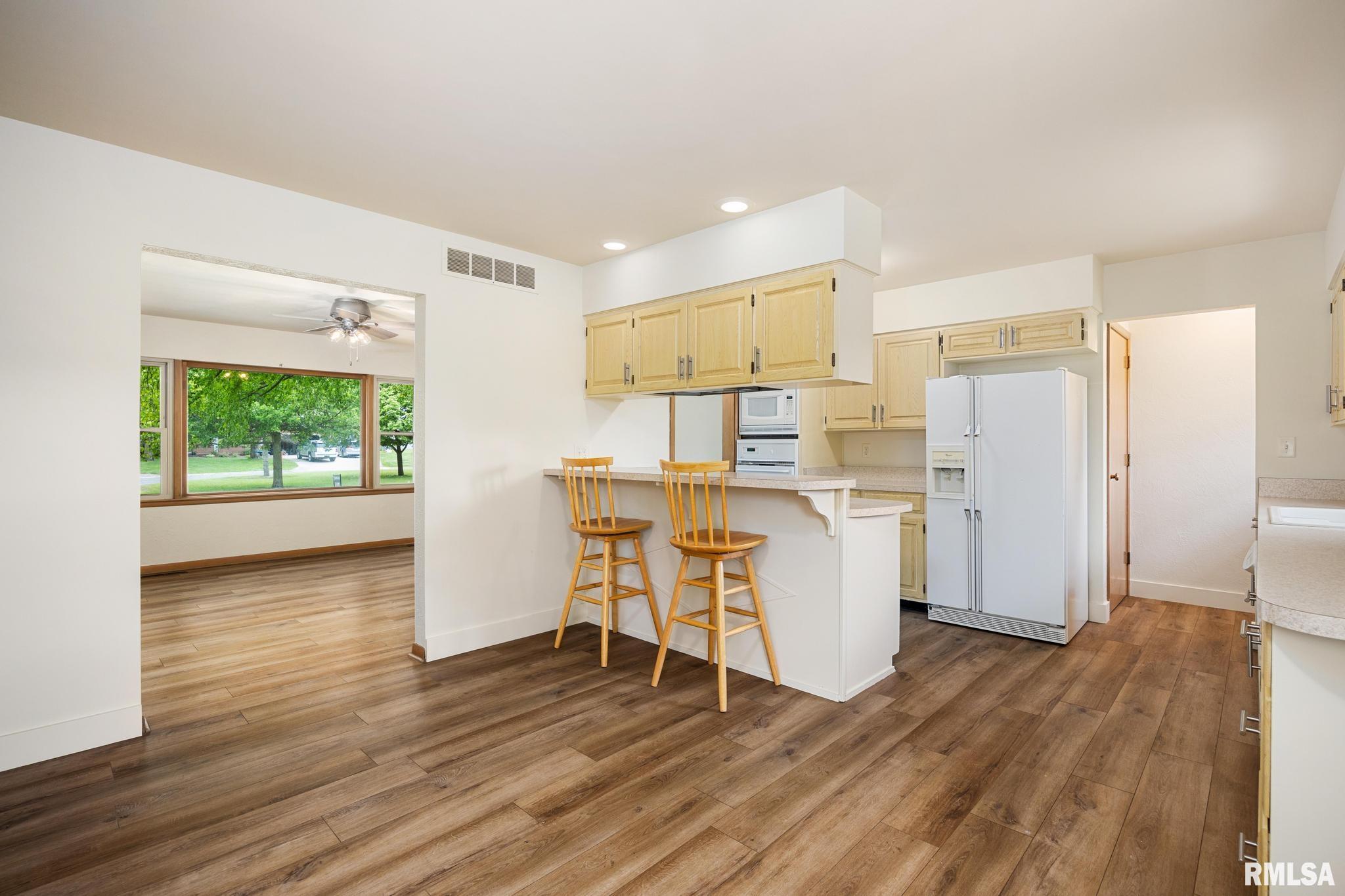217 E Hazelwood Street, Morton, Illinois image 10