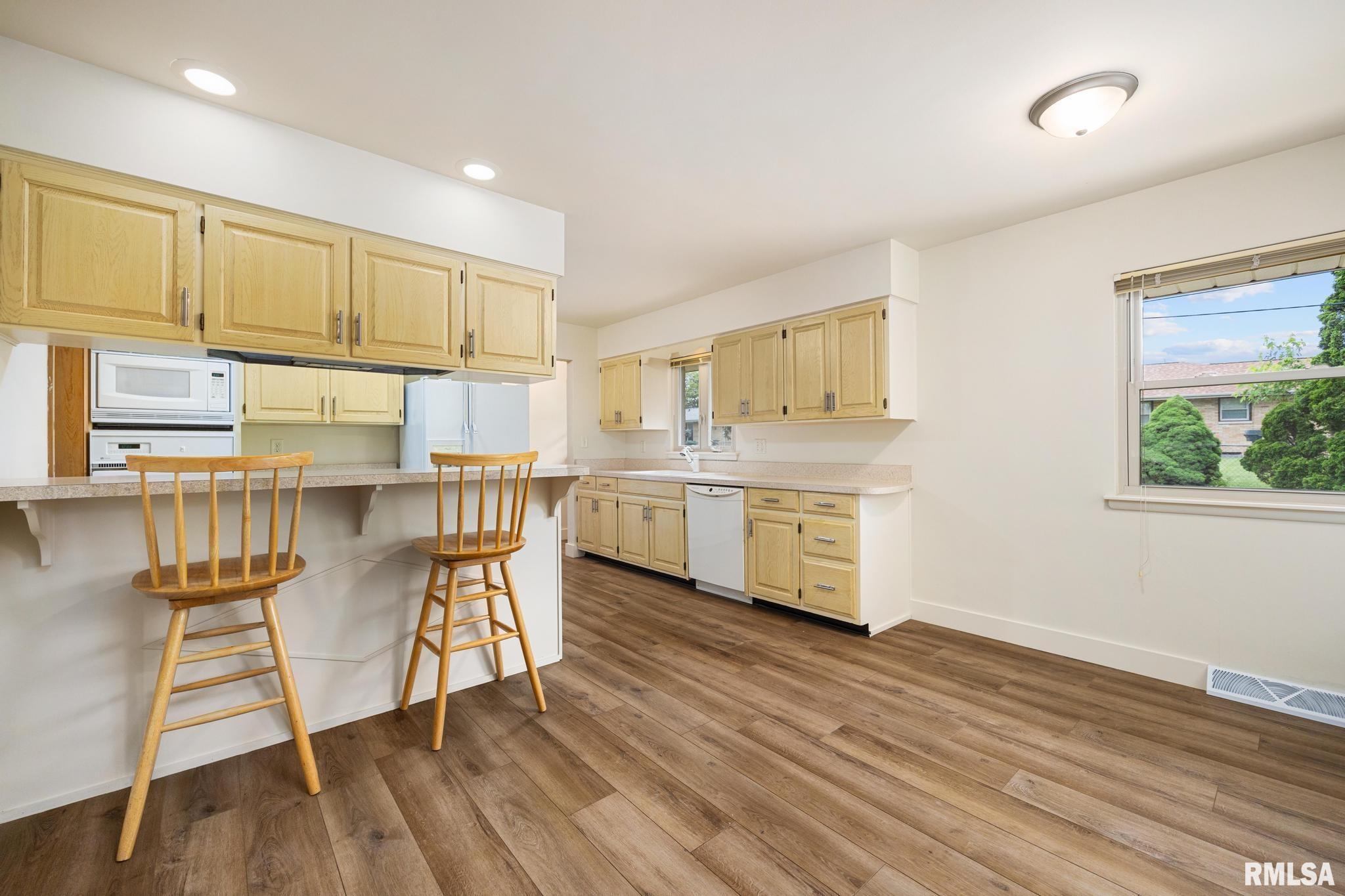 217 E Hazelwood Street, Morton, Illinois image 9
