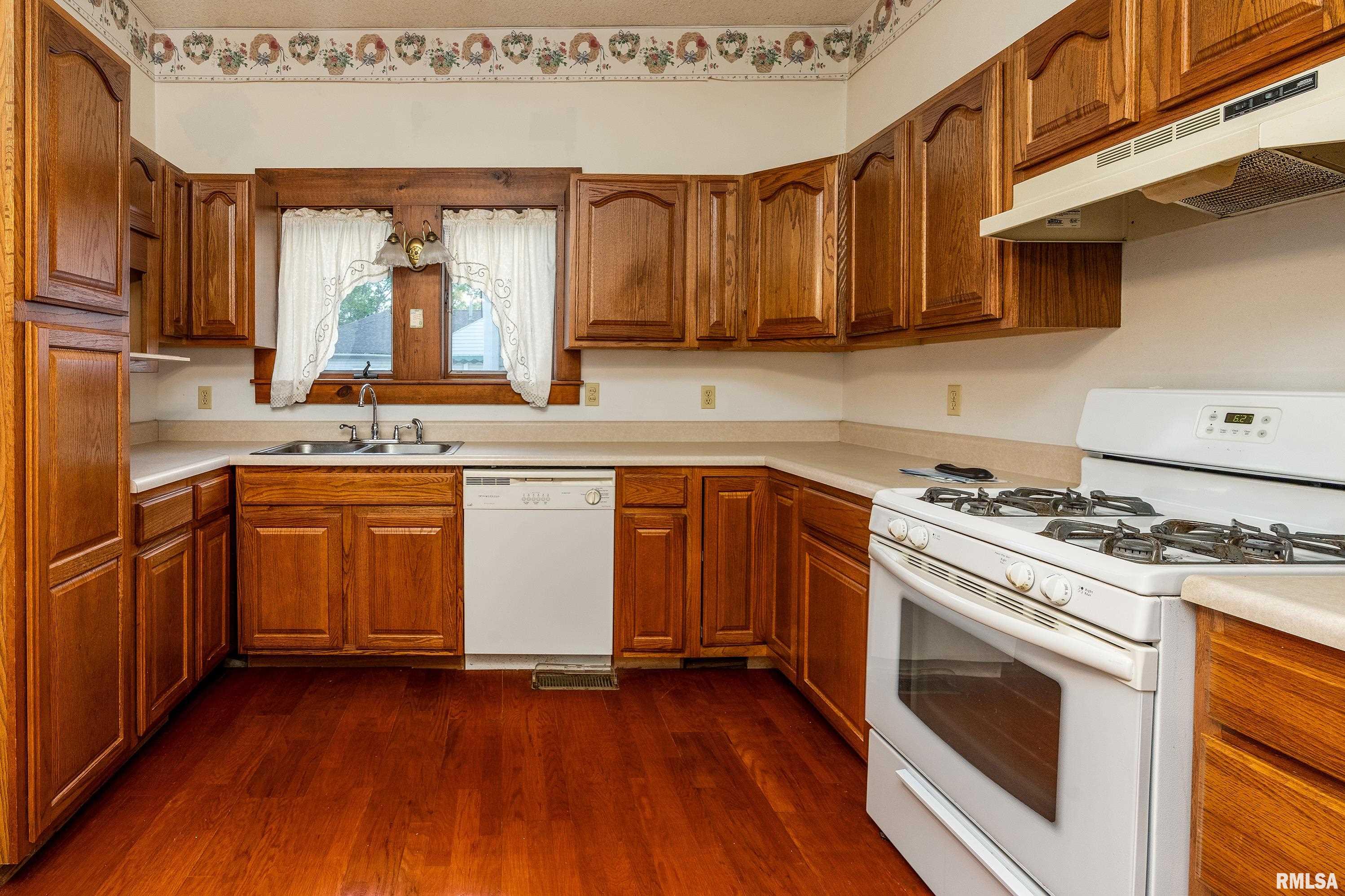 305 W Goodall Street, Marion, Illinois image 7
