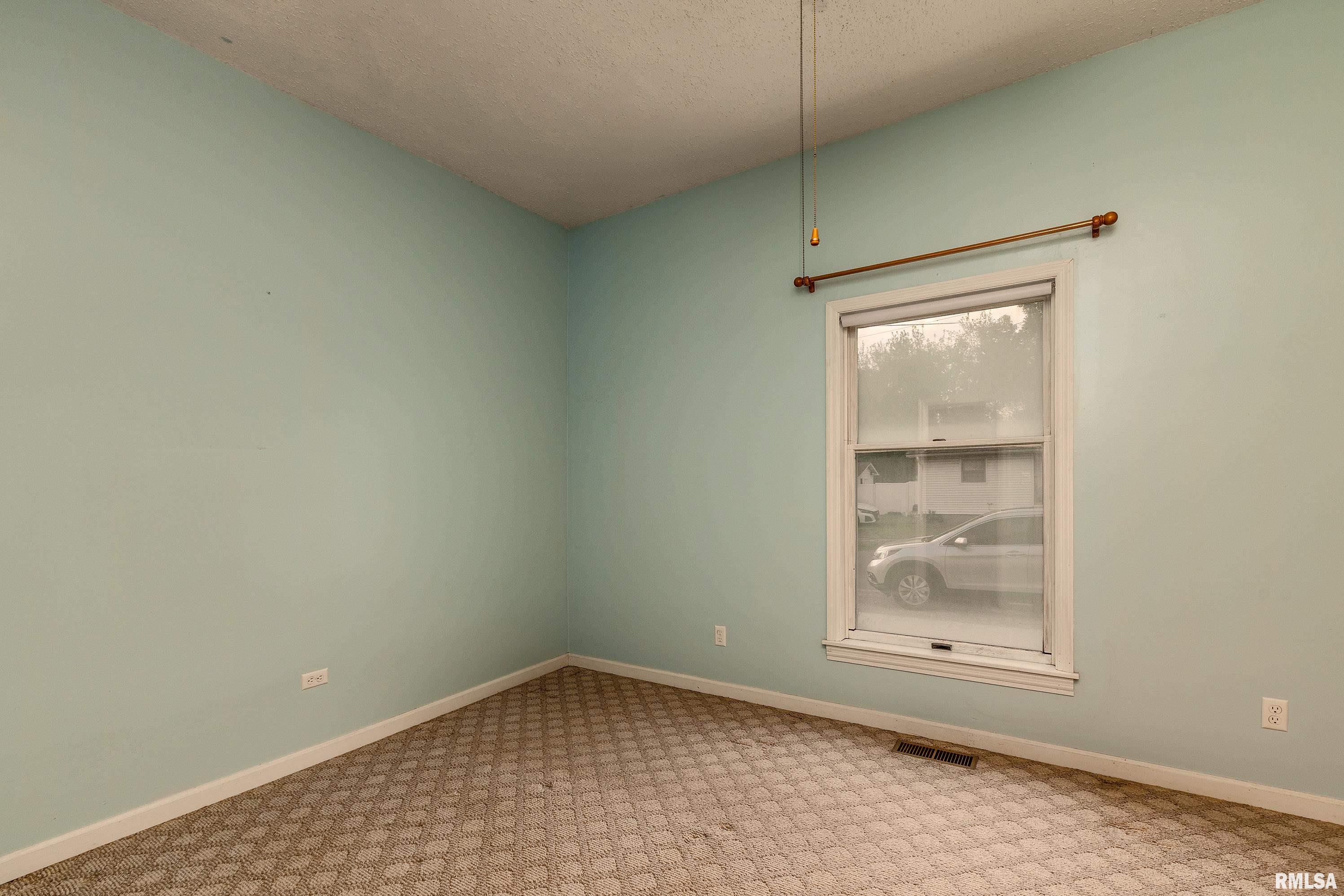 305 W Goodall Street, Marion, Illinois image 10