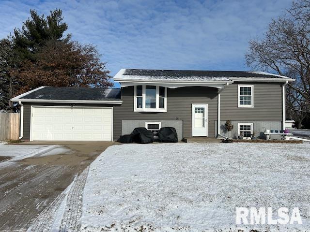 902 14th Avenue Northwest, Clinton, Iowa image 1