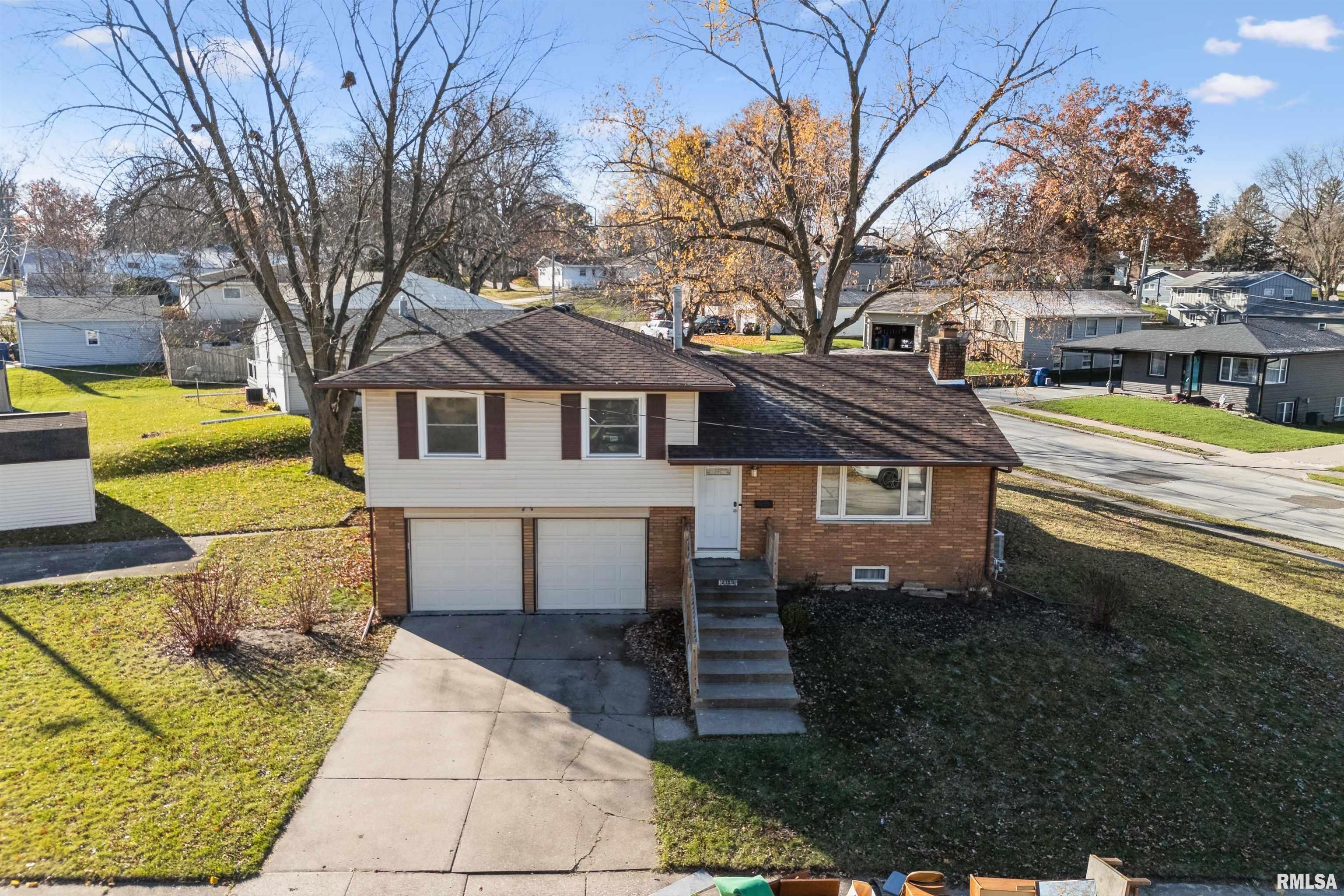 2155 W Columbia Avenue, Davenport, Iowa image 2