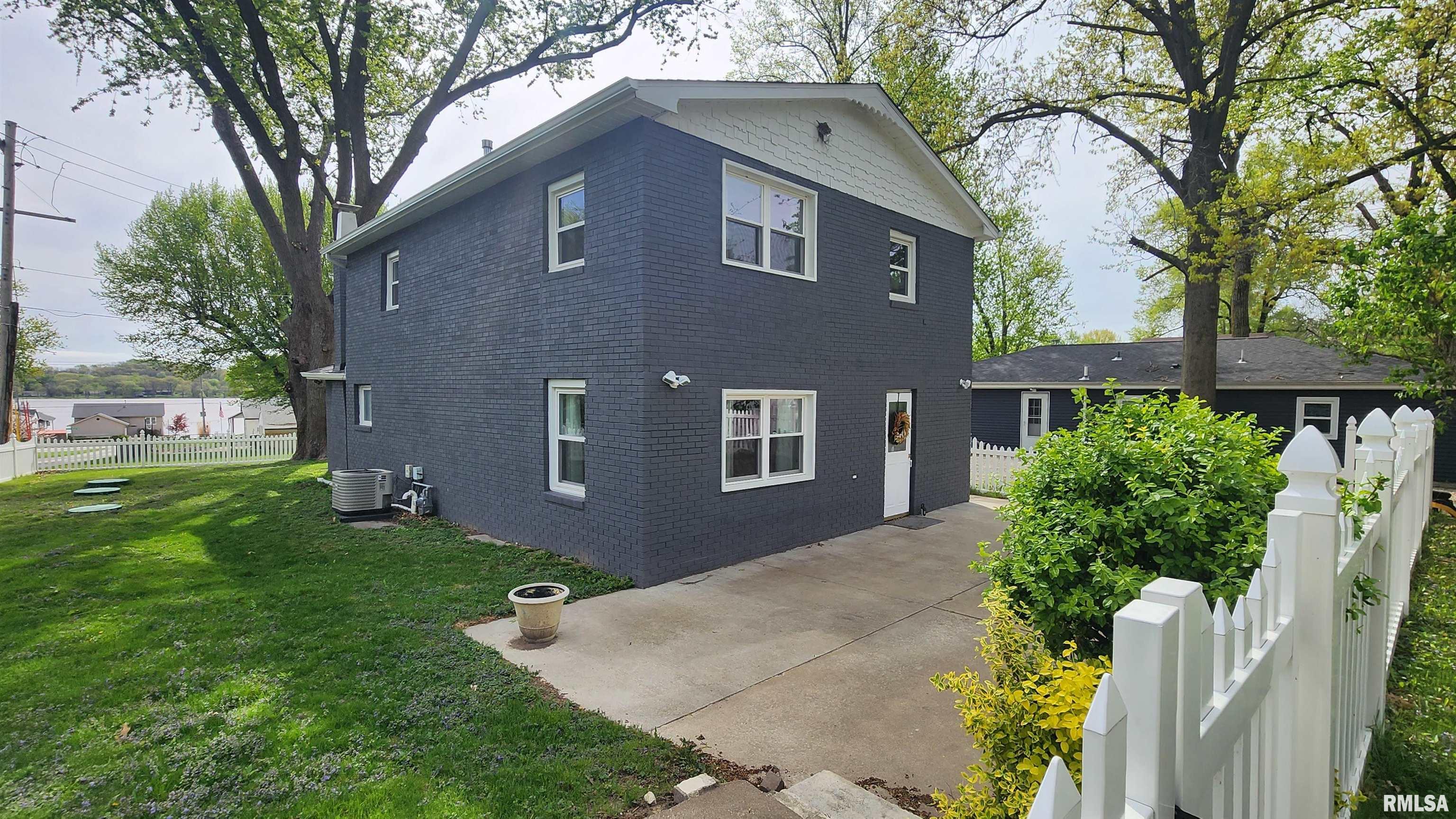 22690 282nd Avenue, Le Claire, Iowa image 2