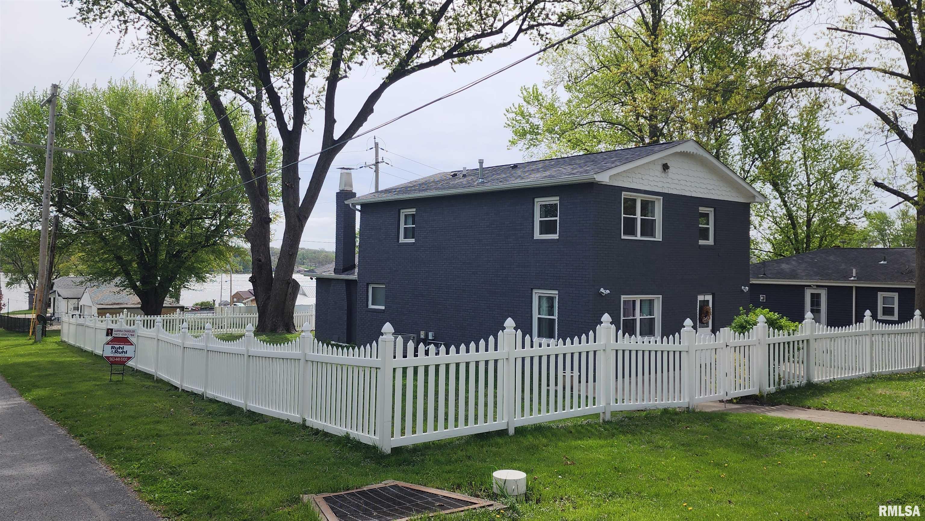 22690 282nd Avenue, Le Claire, Iowa image 3