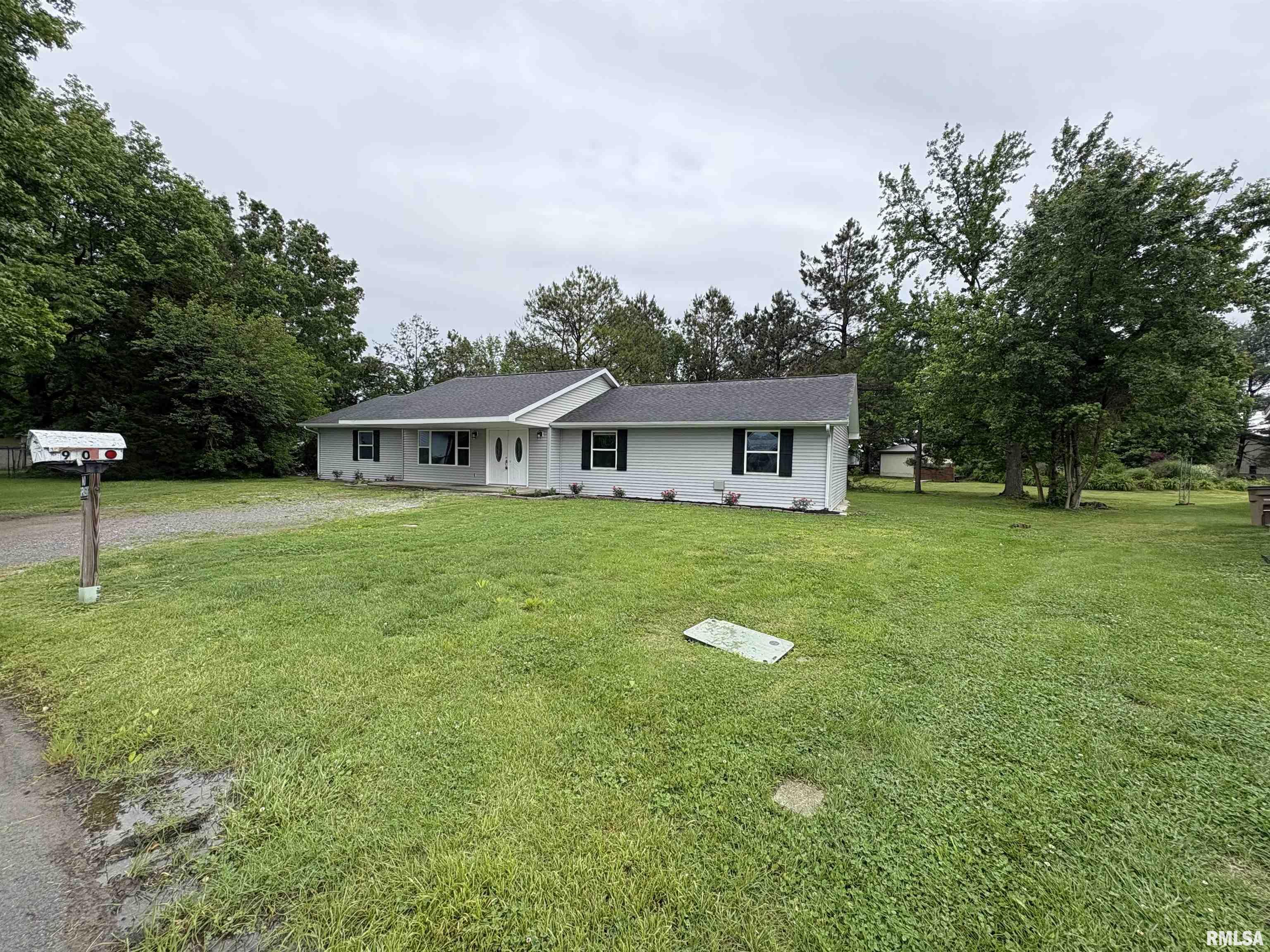 910 Fairlane Drive, Marion, Illinois image 2